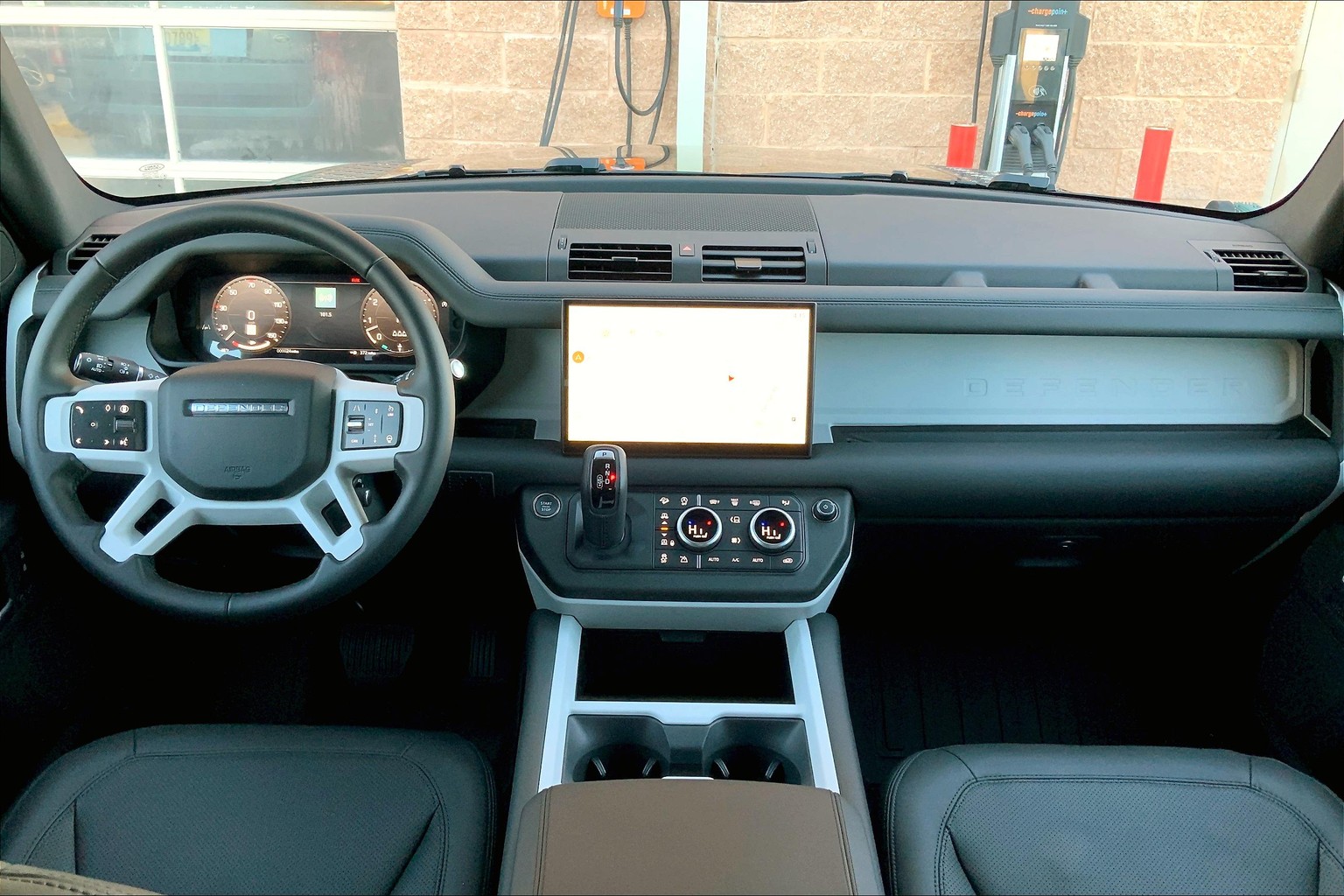 2025 Land Rover Defender 110 X-Dynamic SE photo 4