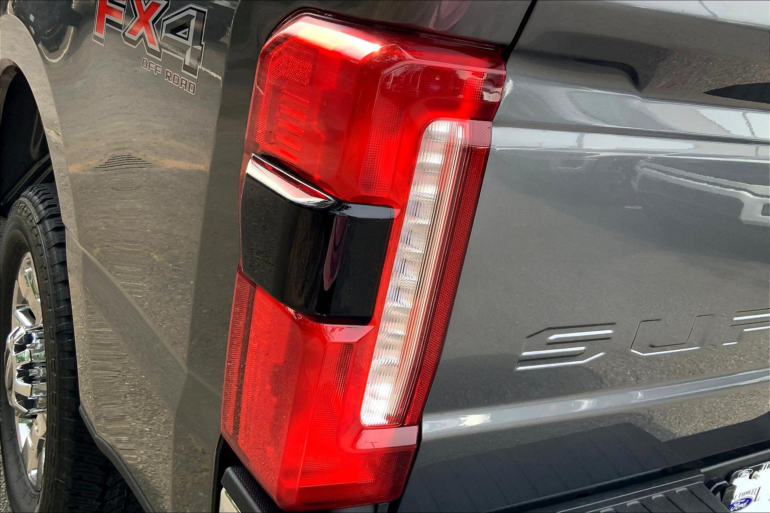 F-350 Super Duty SuperCrew Lariat
