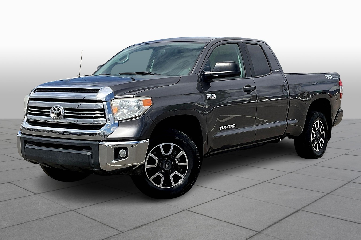 Tundra Double Cab SR5
