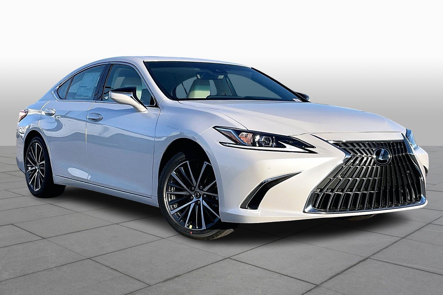 2025 Lexus ES 350 photo 2