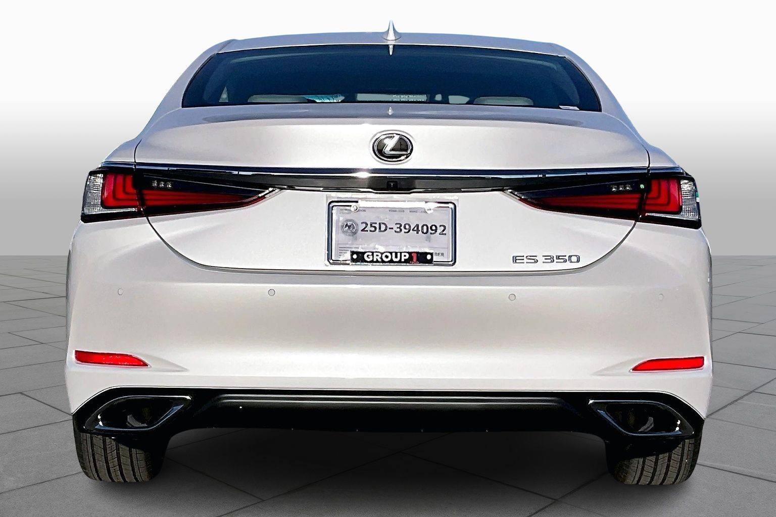 2025 Lexus ES 350 photo 4