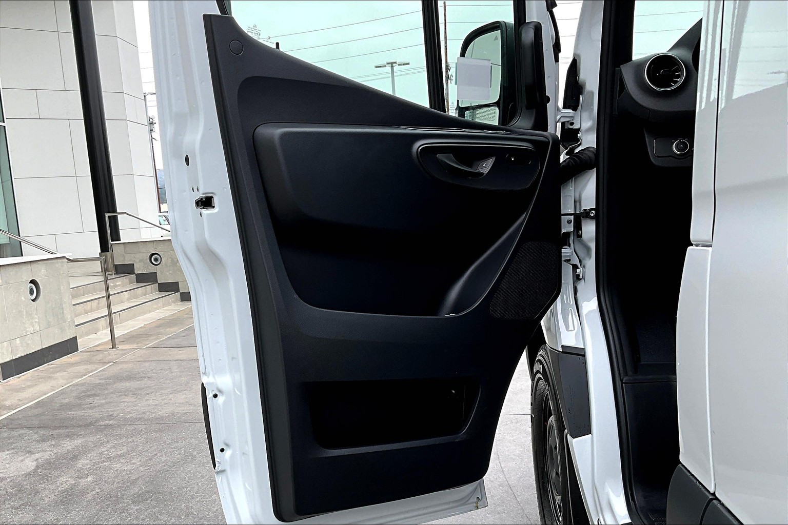 Sprinter Cargo Van 2500 w/144-Inch Wheelbase