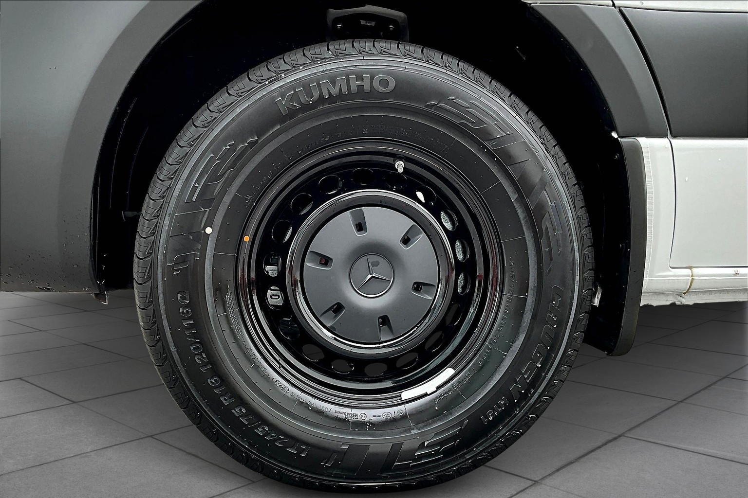 Sprinter Cargo Van 2500 w/144-Inch Wheelbase