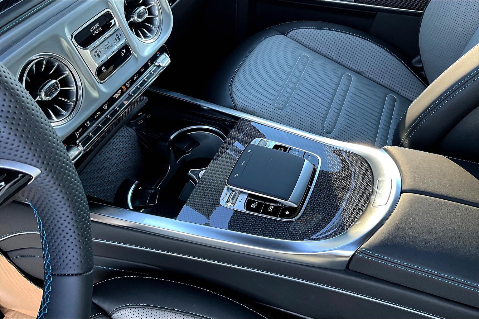 G 580 with EQ SUV