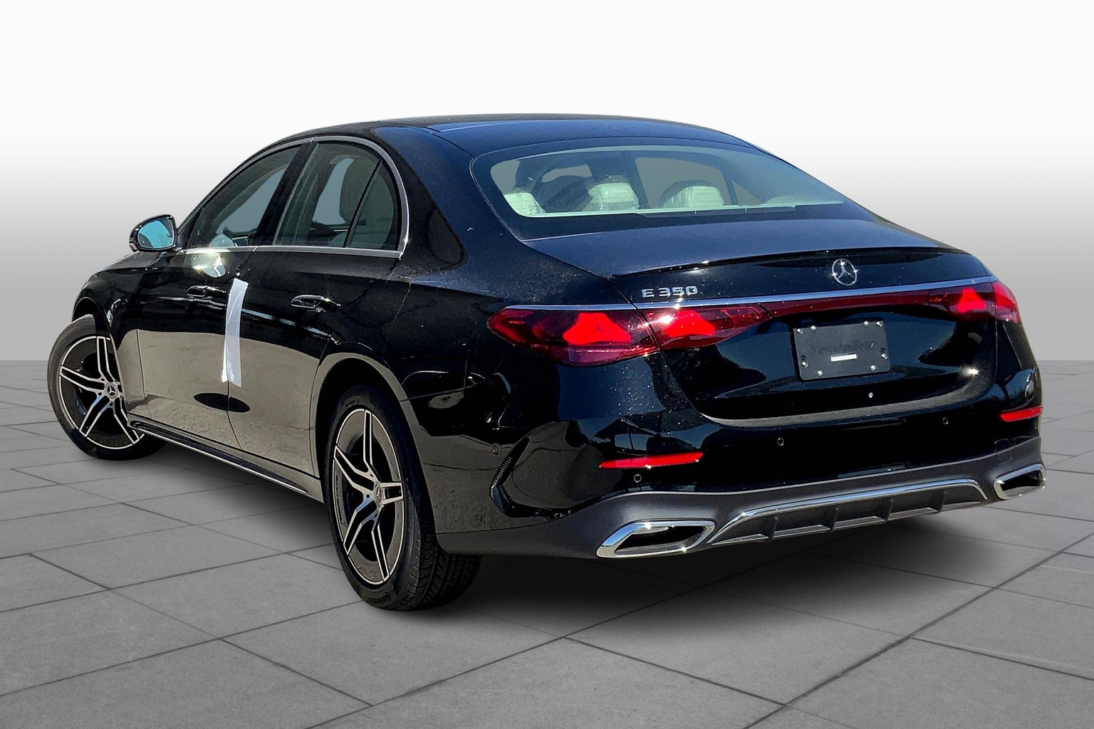 2025 Mercedes Benz E 350 Sedan photo 4