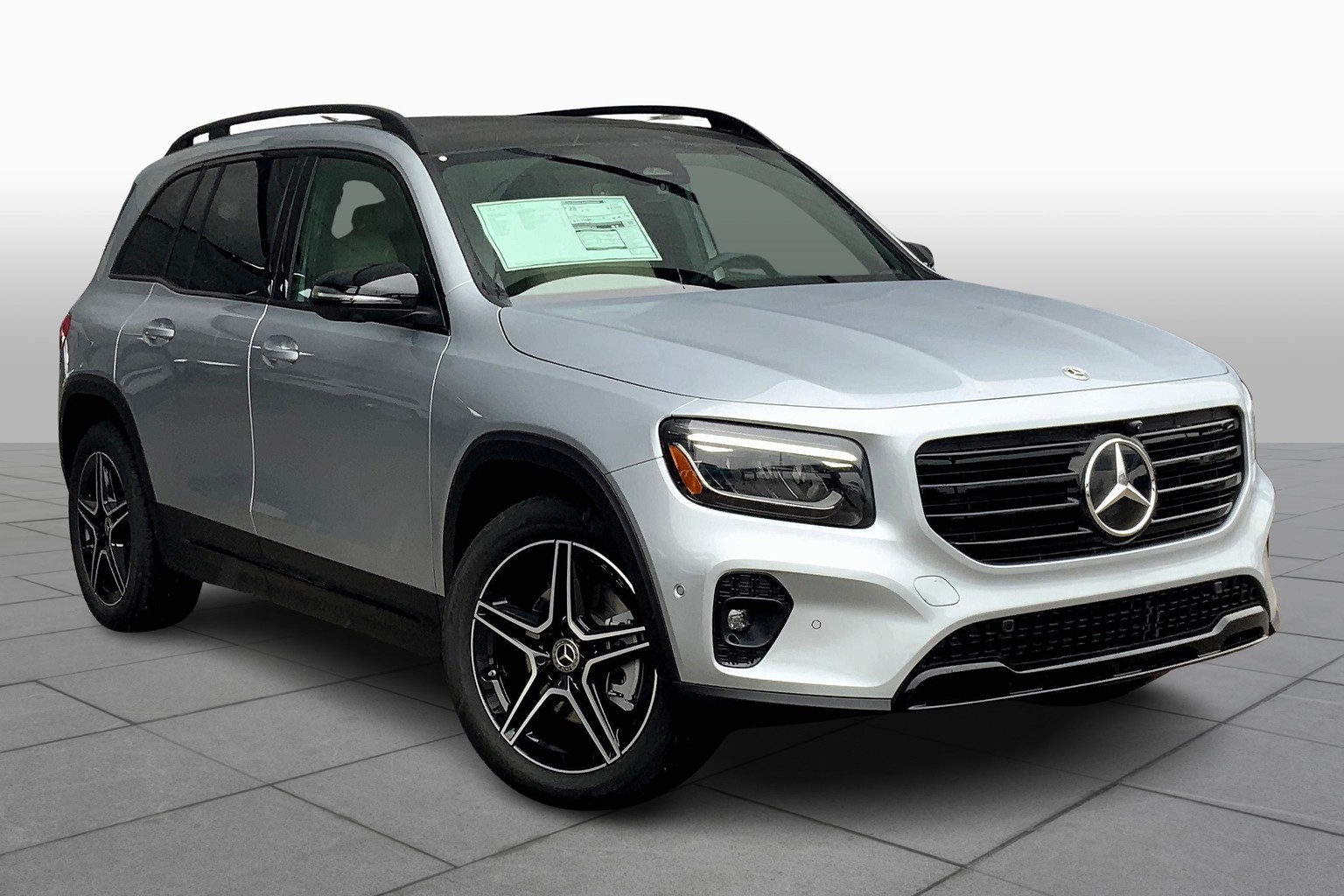2025 Mercedes Benz GLB 250 photo 2