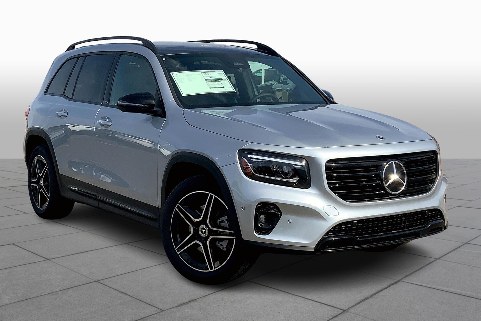 2025 Mercedes Benz GLB 250 photo 2