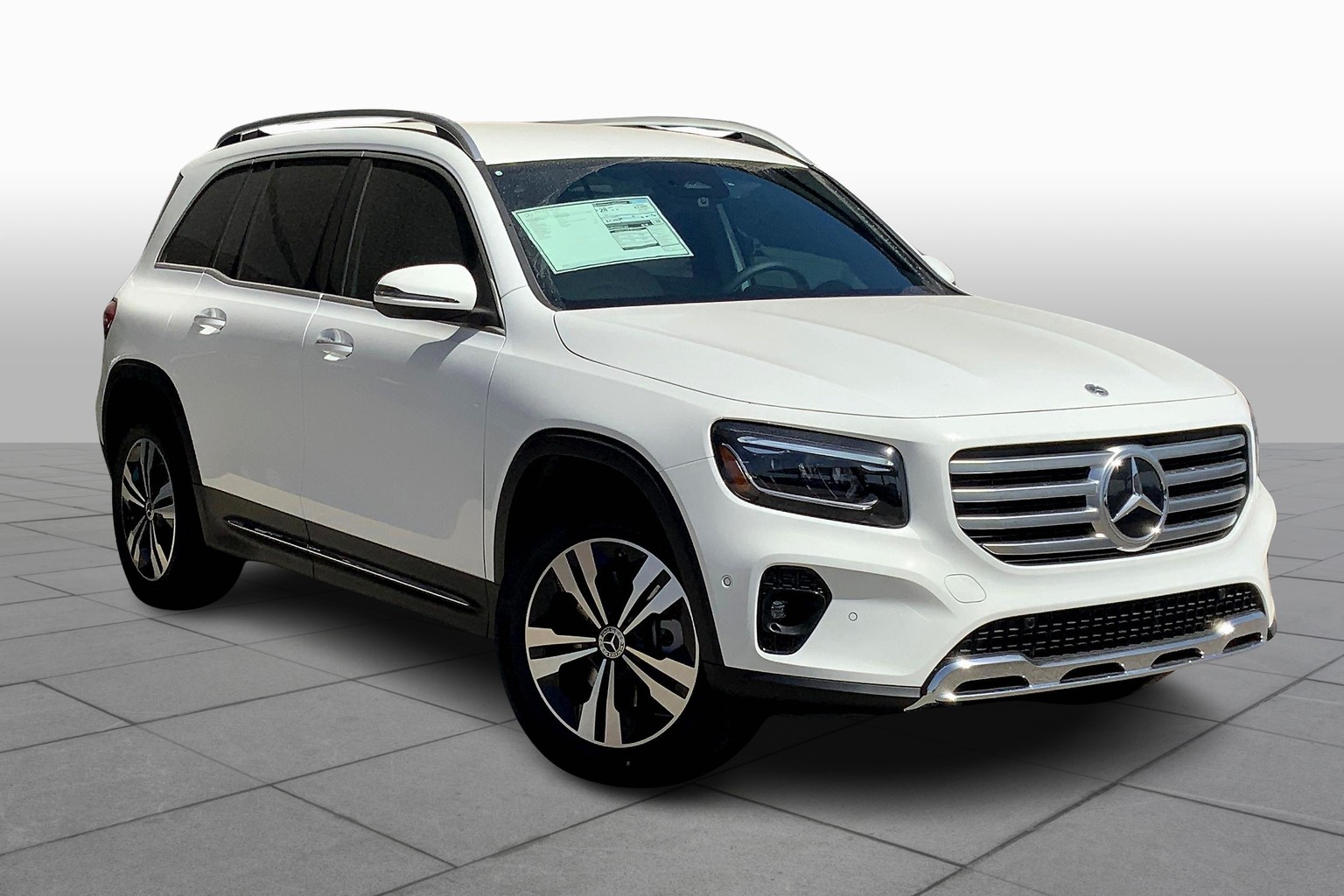 2025 Mercedes Benz GLB 250 photo 2