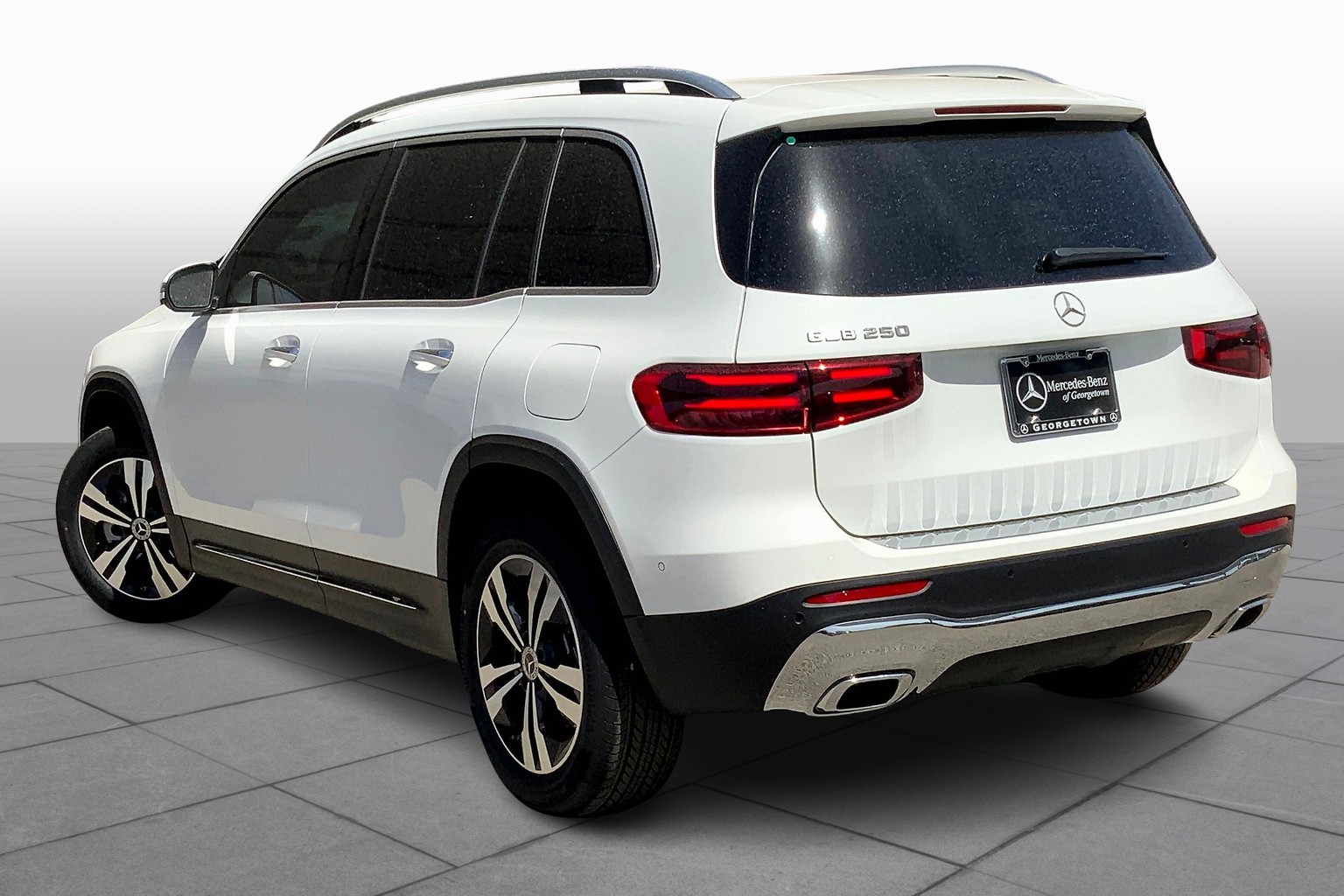 2025 Mercedes Benz GLB 250 photo 4