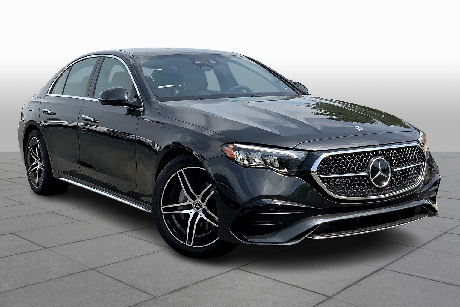 2025 Mercedes Benz E 350 Sedan photo 2