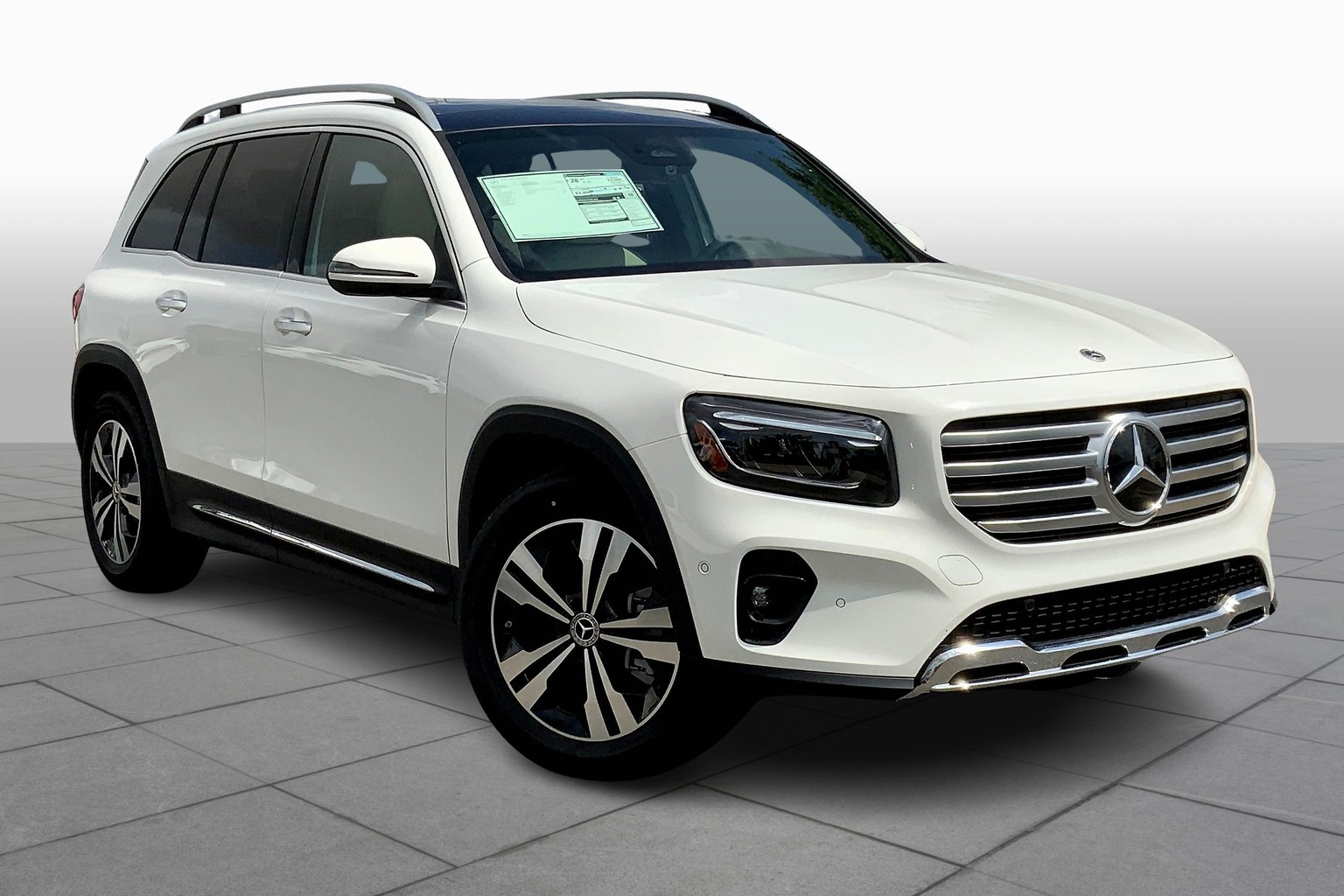 2025 Mercedes Benz GLB 250 photo 2