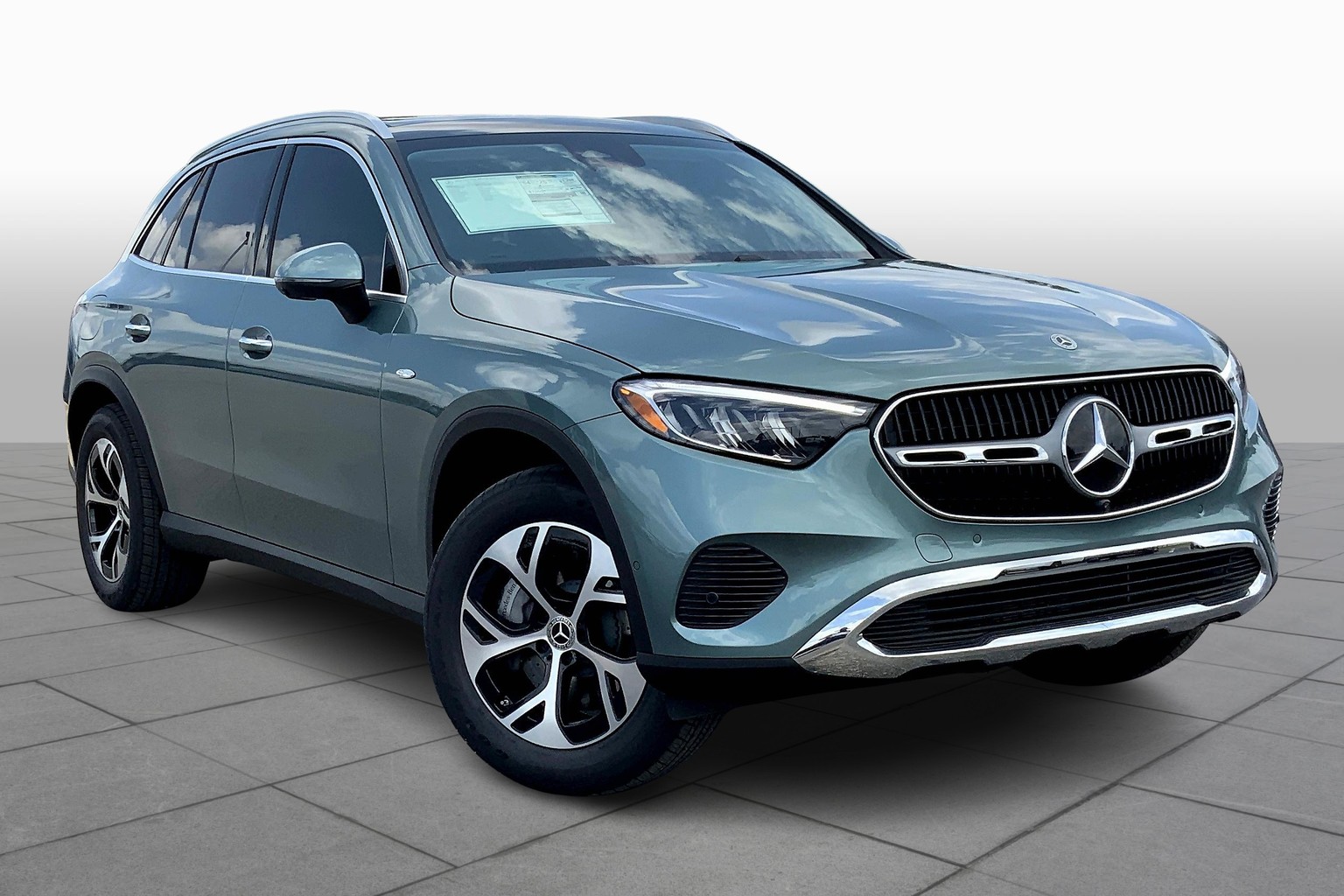 2025 Mercedes Benz C 300 Sedan photo 2