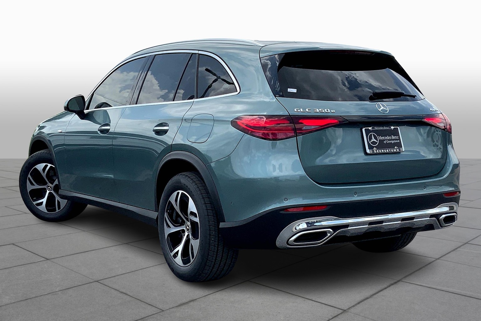 2025 Mercedes Benz C 300 Sedan photo 4