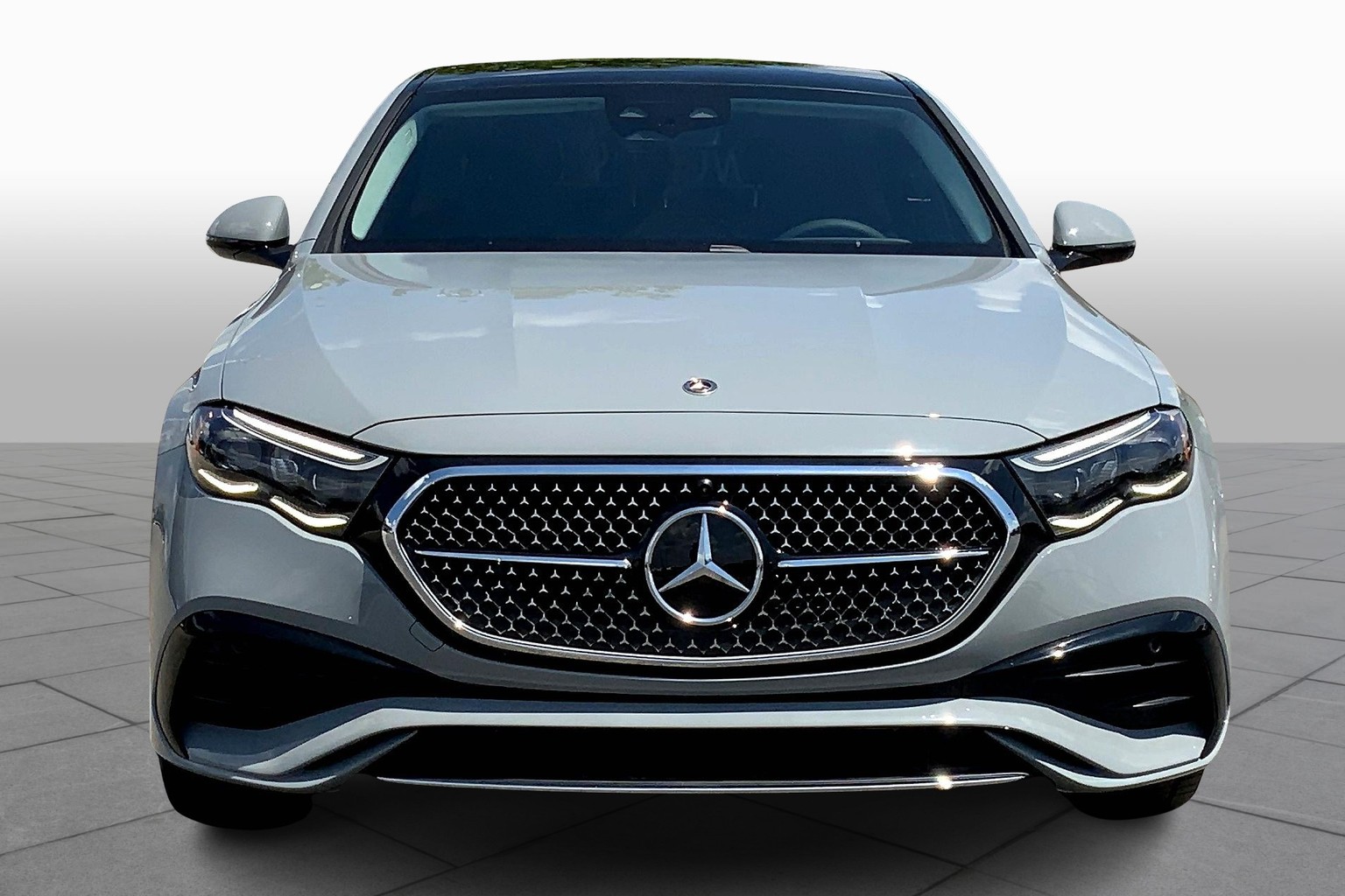 2025 Mercedes Benz E 350 photo 3