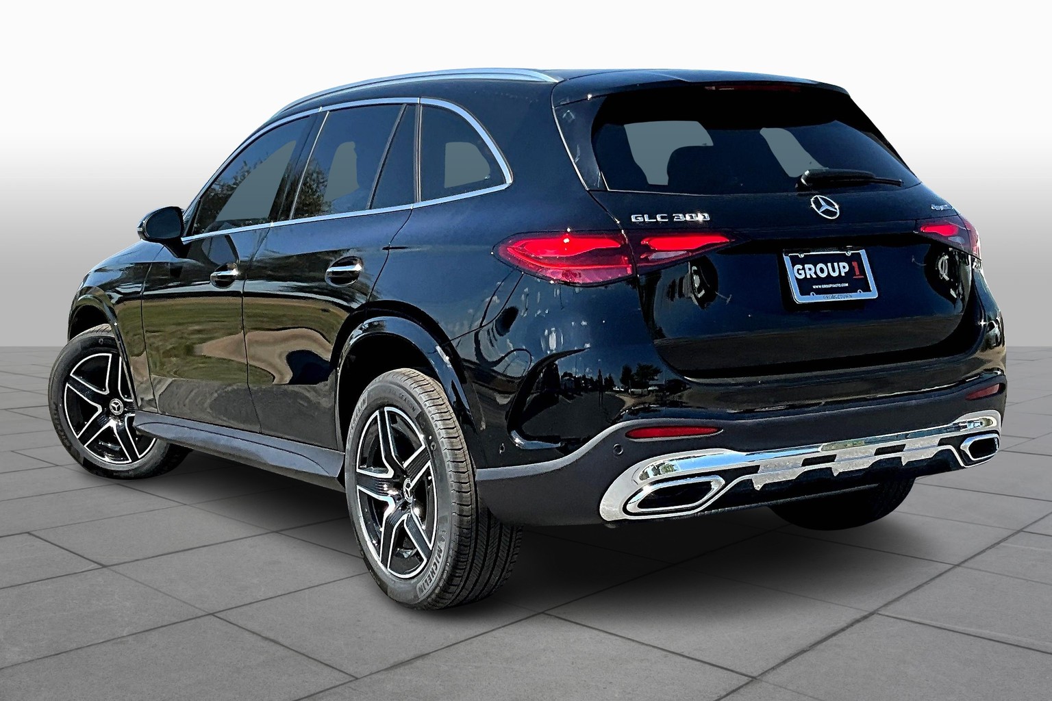 2026 Mercedes Benz GLS 4MATIC AMG photo 3