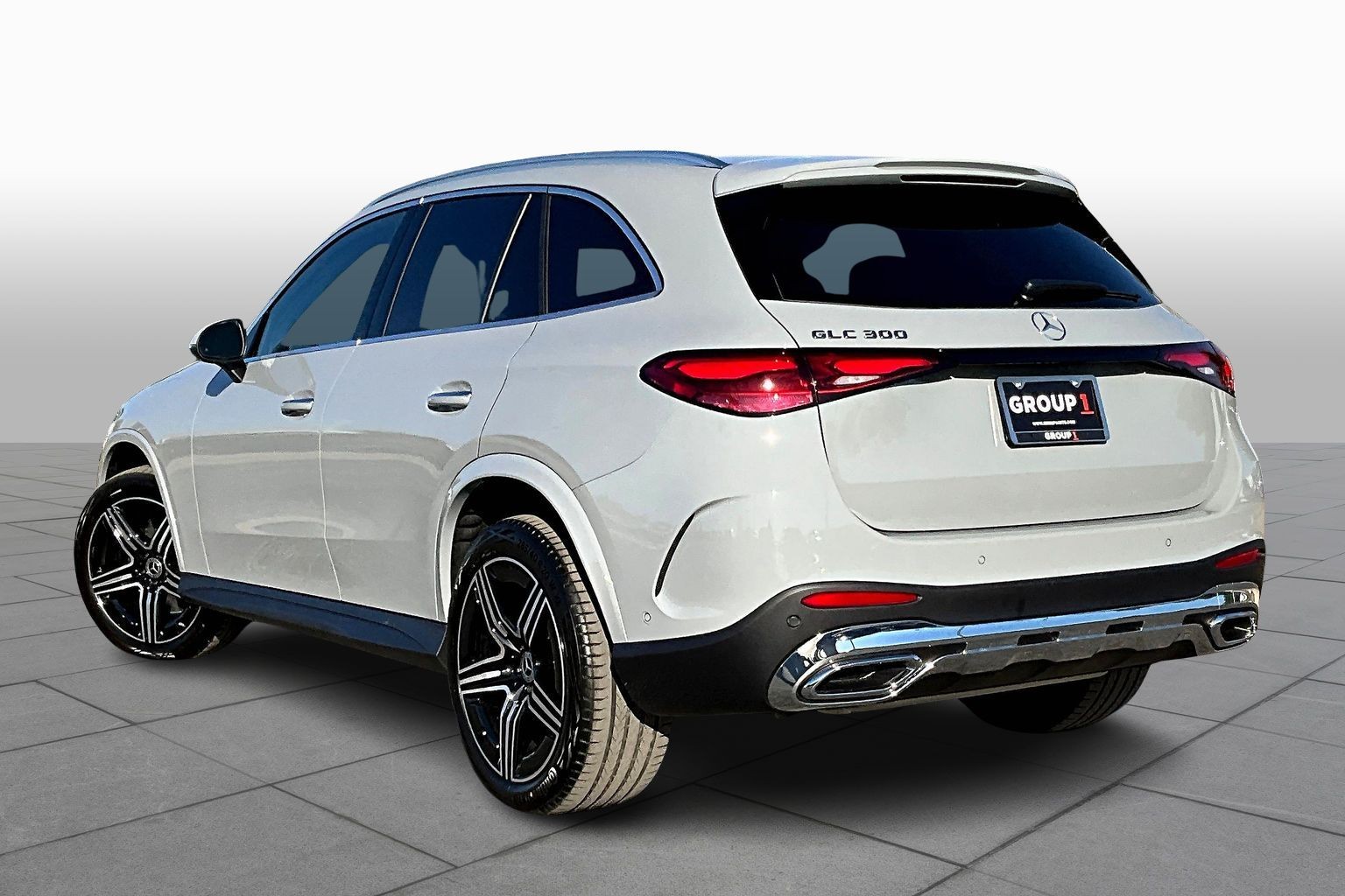 2026 Mercedes Benz GLC 300 photo 4