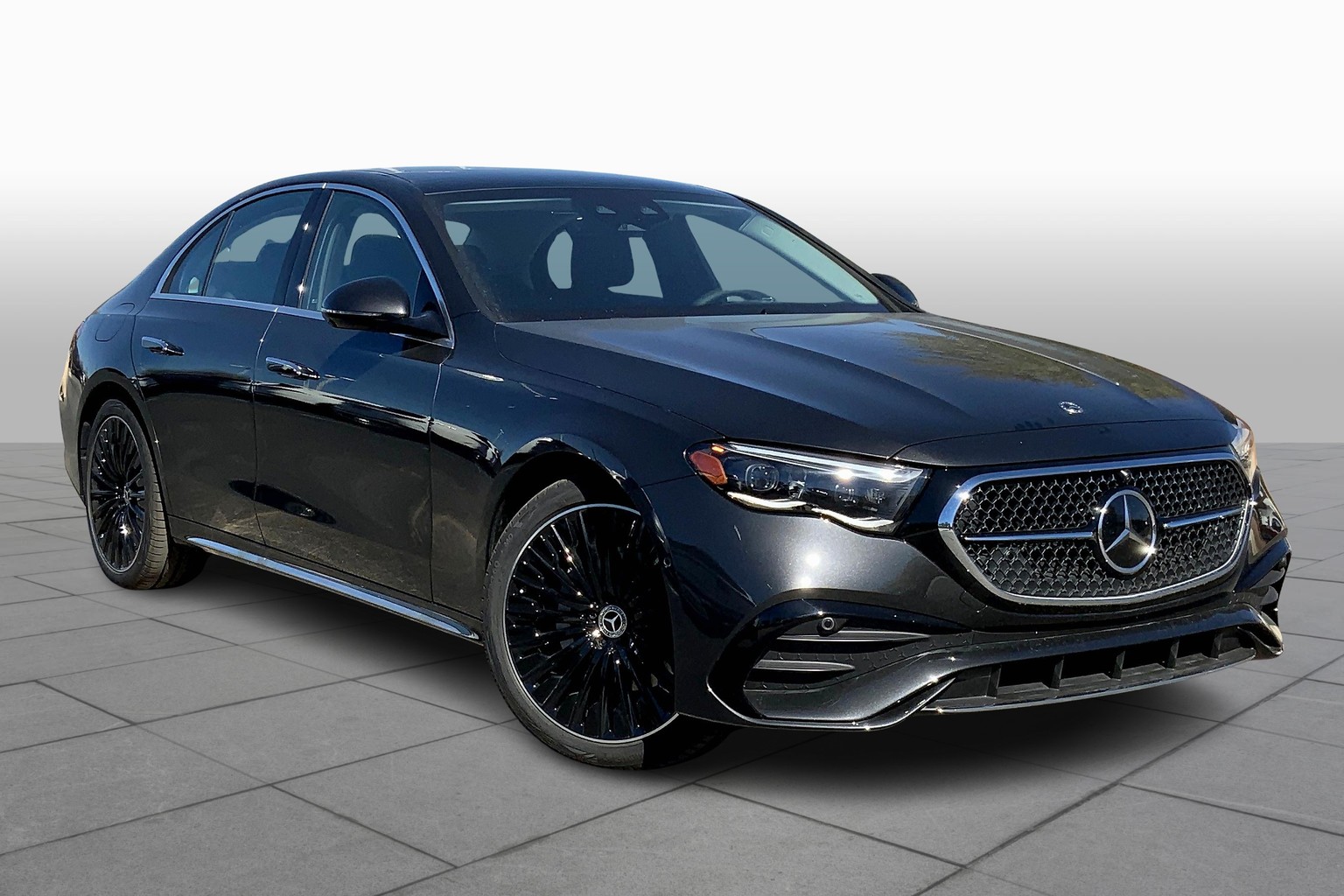 2025 Mercedes Benz E 350 4MATIC Sedan photo 2