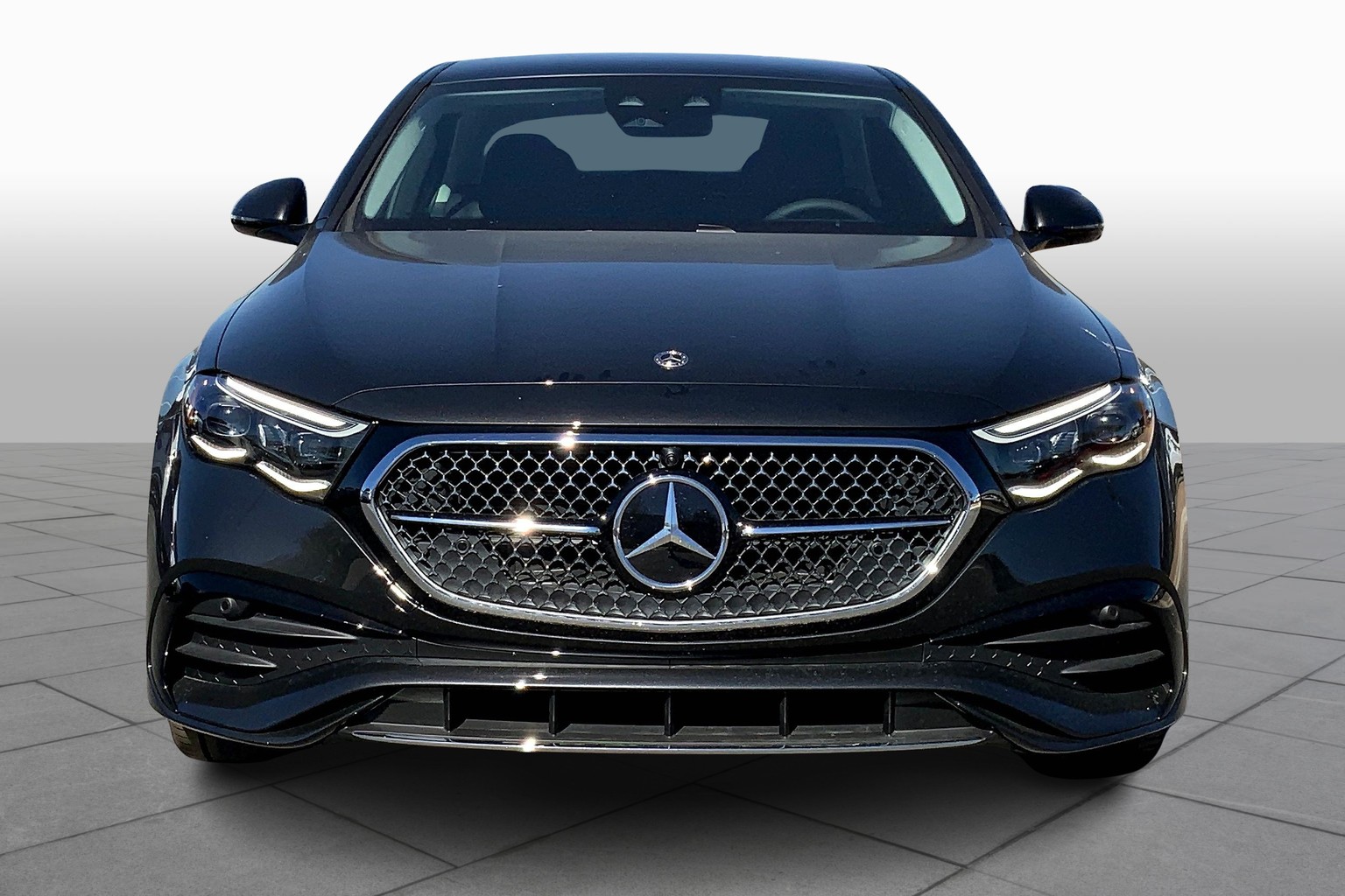 2025 Mercedes Benz E 350 4MATIC Sedan photo 3