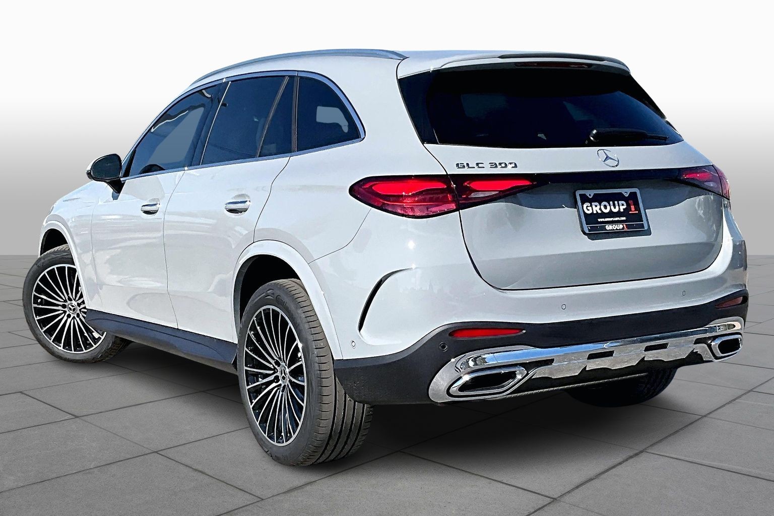 2026 Mercedes Benz GLC 300 photo 4