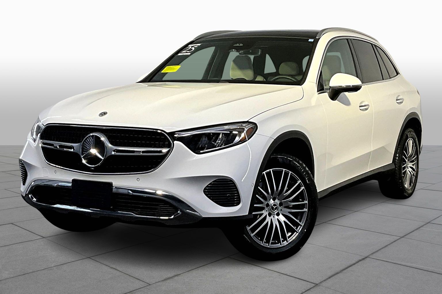 2025 Mercedes-Benz GLC Base's photo