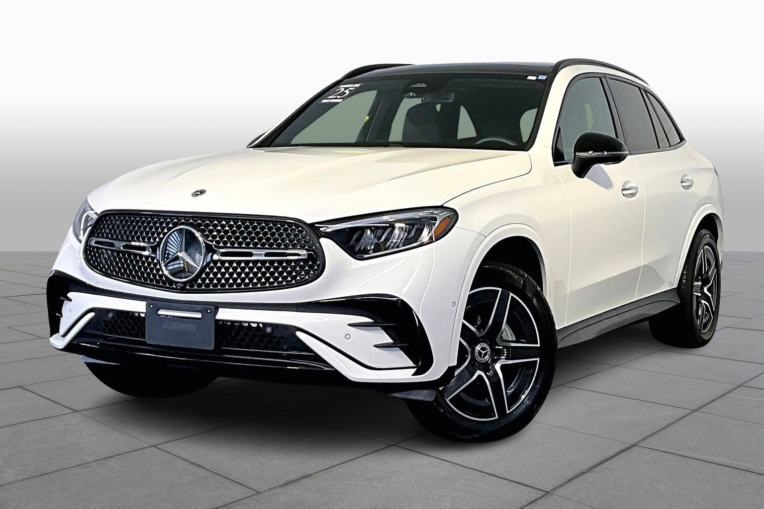2025 Mercedes-Benz GLC Base's photo