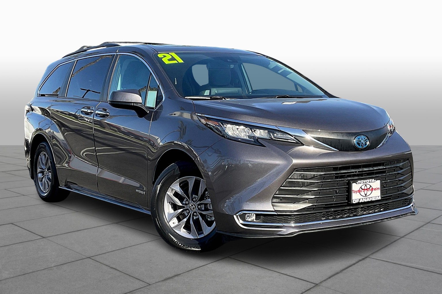 Used 2021 Toyota Sienna XLE with VIN 5TDYSKFC0MS033870 for sale in Beverly Hills, CA