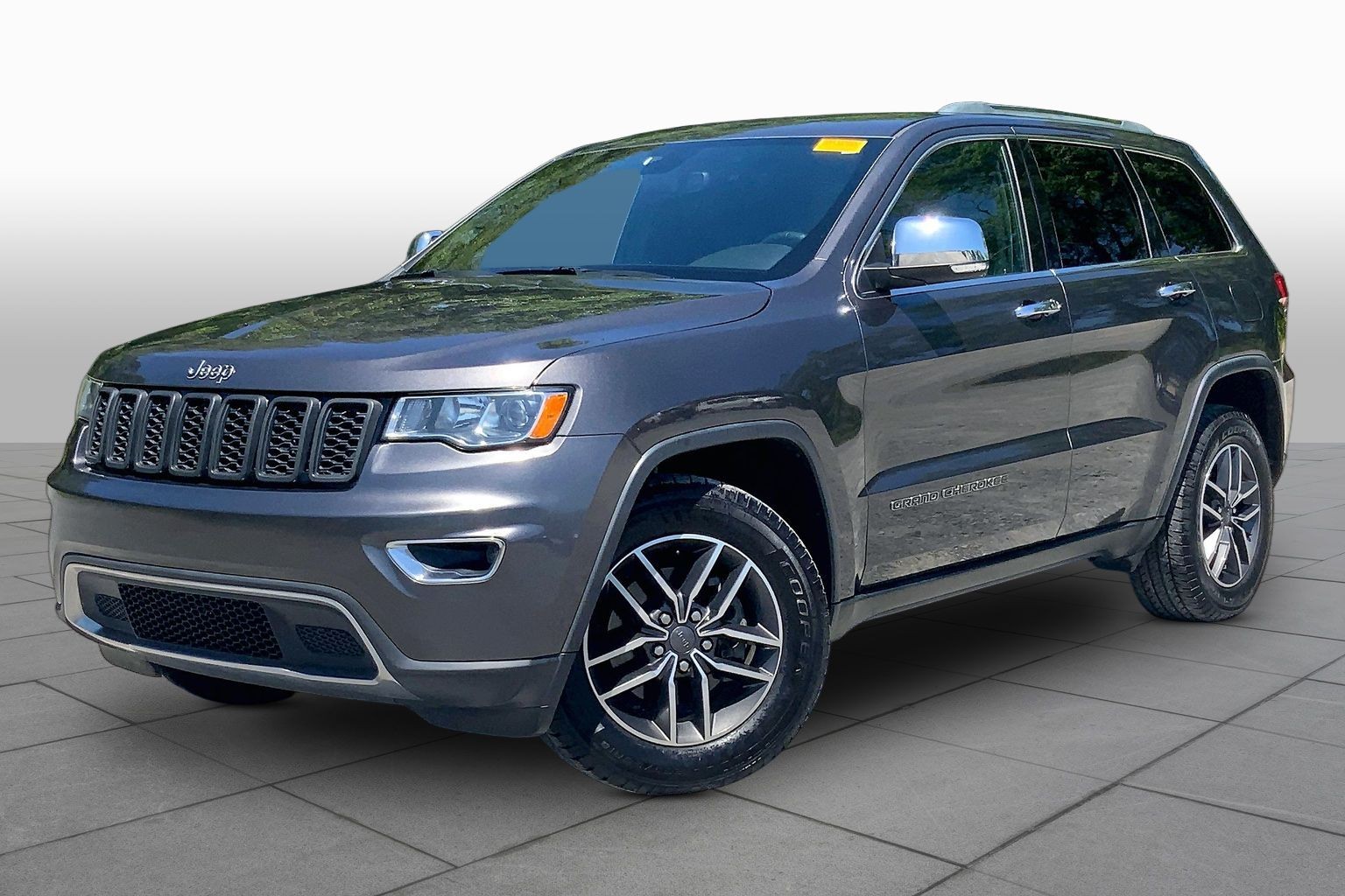 2019 Jeep Grand Cherokee Limited's photo