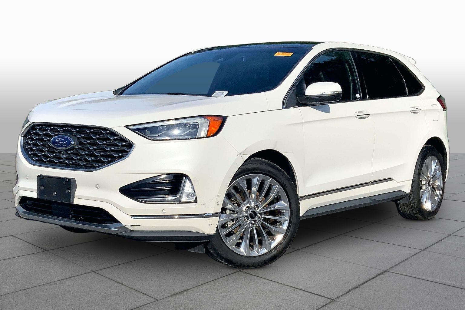 2020 Ford Edge Titanium's photo