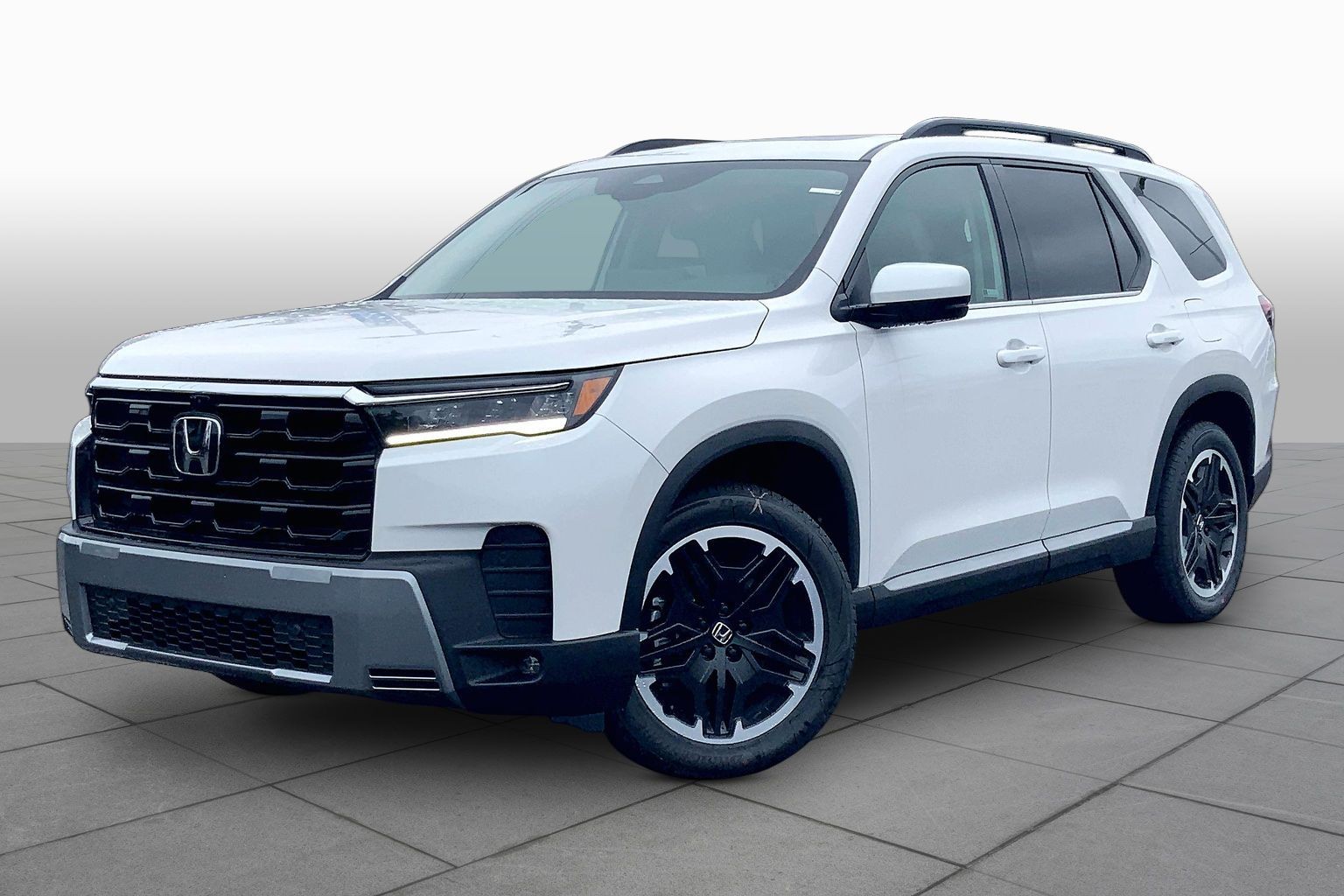 2026 Honda Pilot Touring AWD's photo