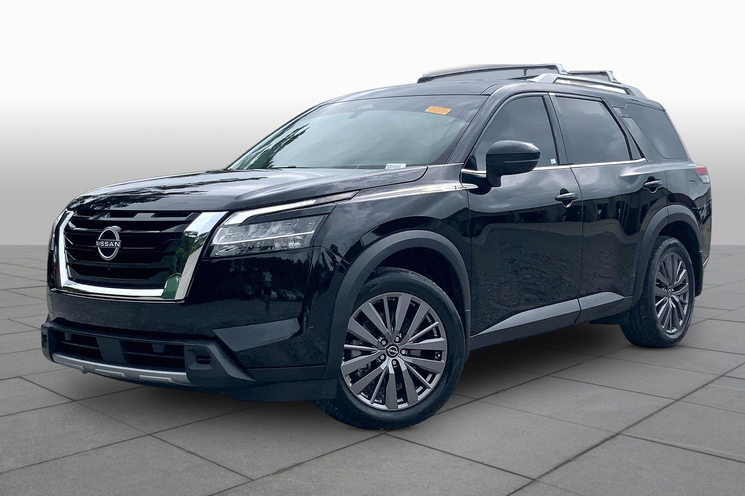 2024 Nissan Pathfinder SL 2WD's photo