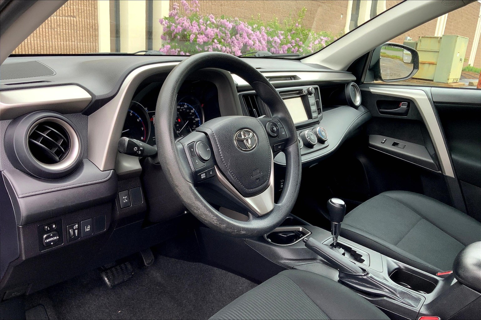 RAV4 LE