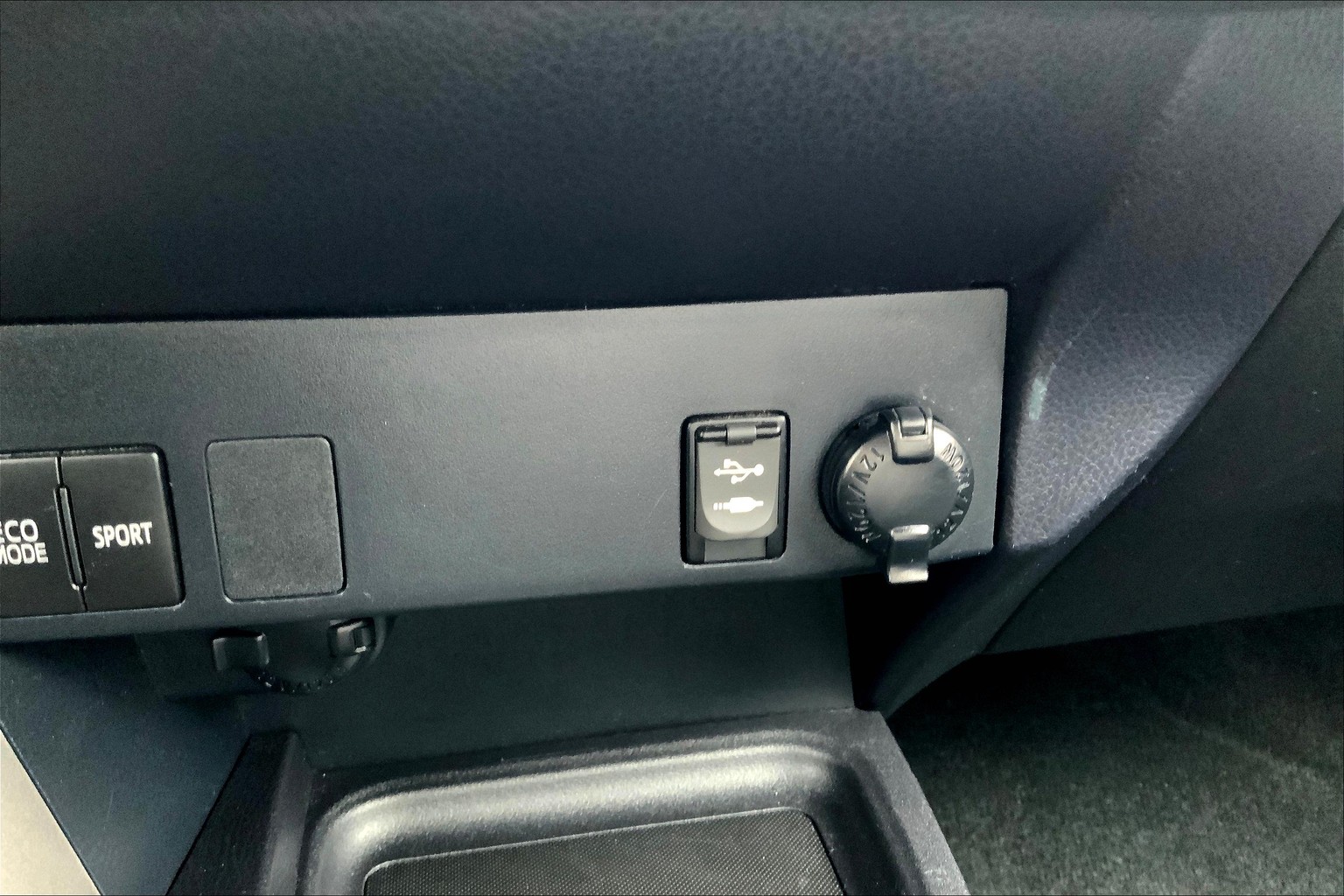 RAV4 LE