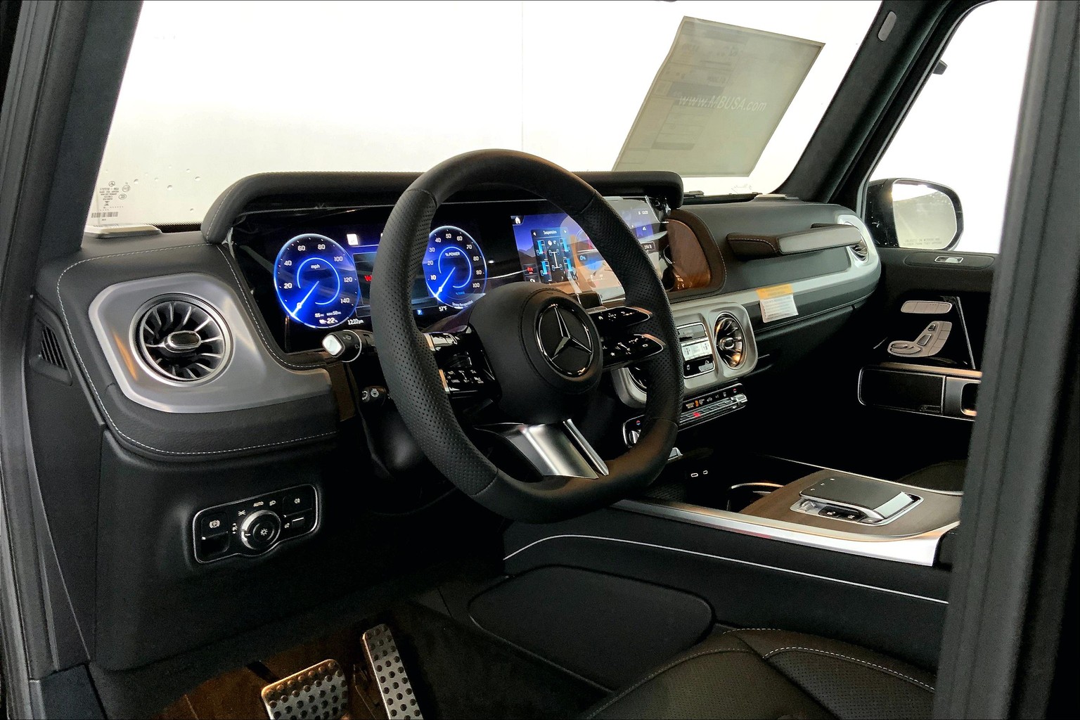 G 580 with EQ SUV