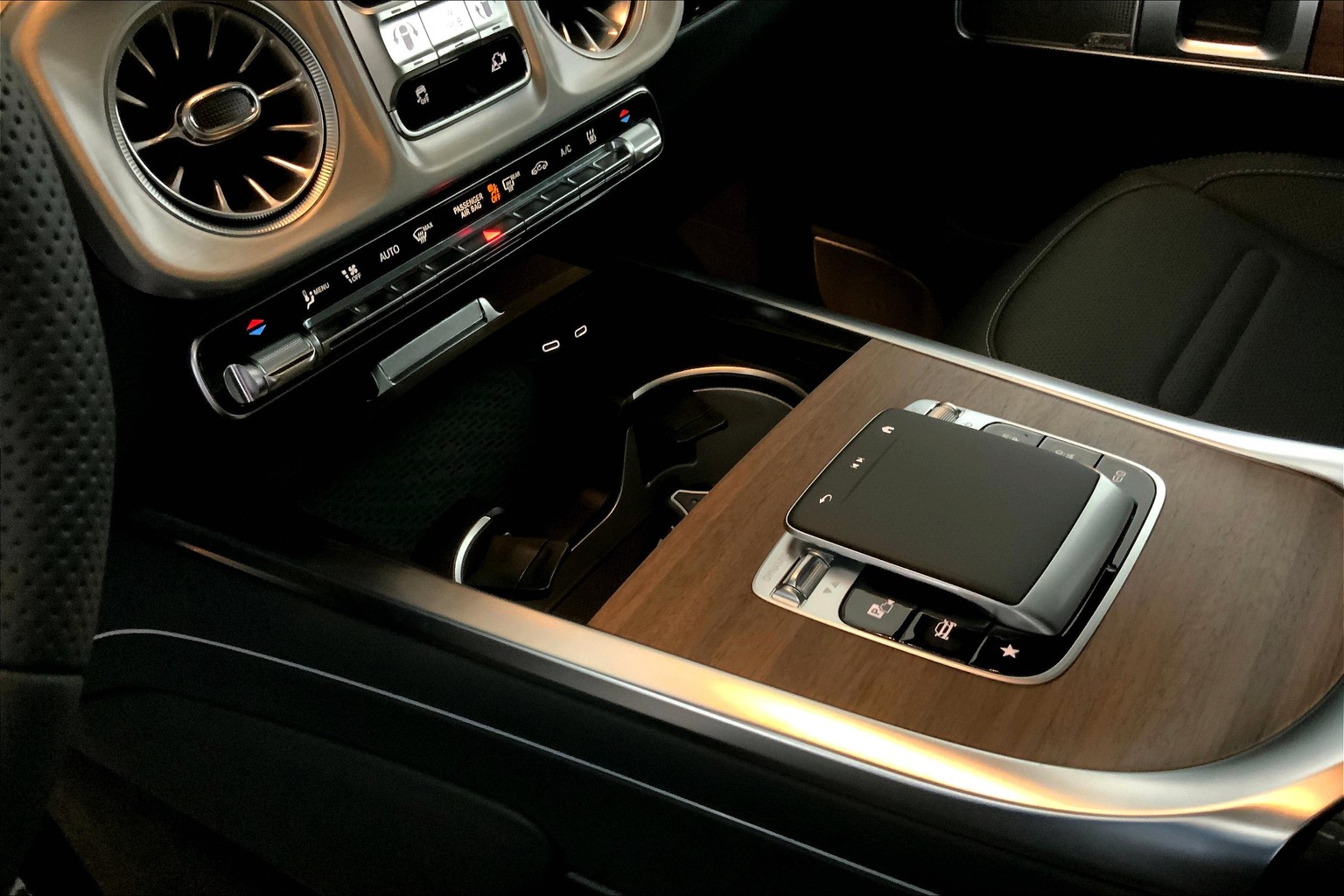 G 580 with EQ SUV