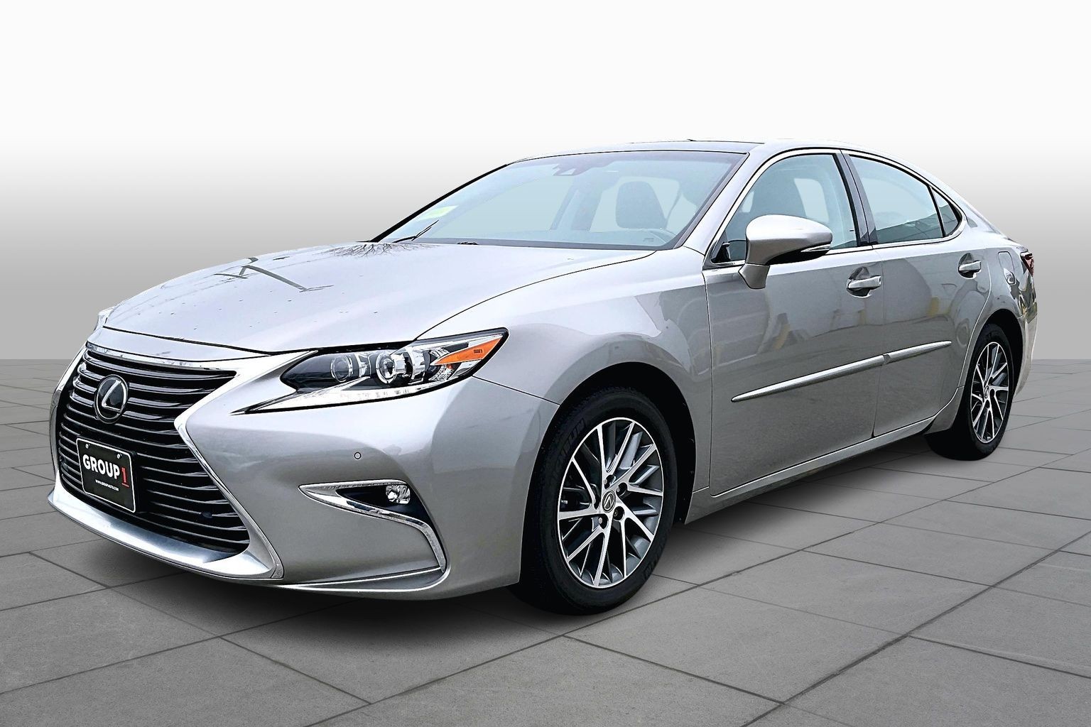 2018 Lexus ES 350's photo