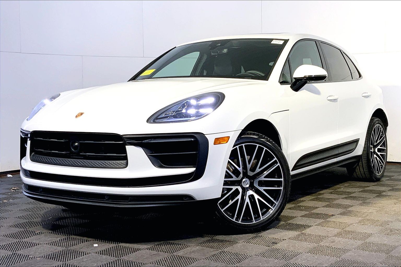2024 Porsche Macan T