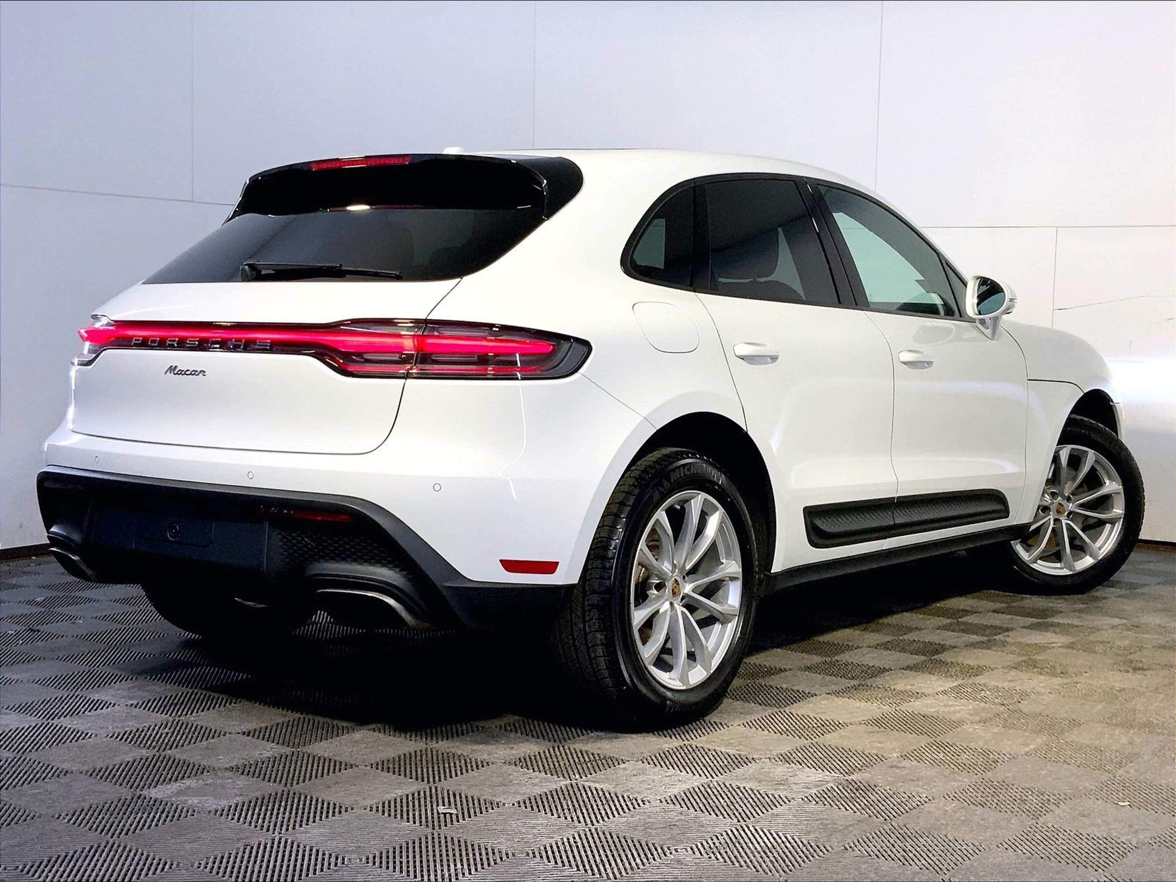 2025 Porsche Macan Base - Photo 7