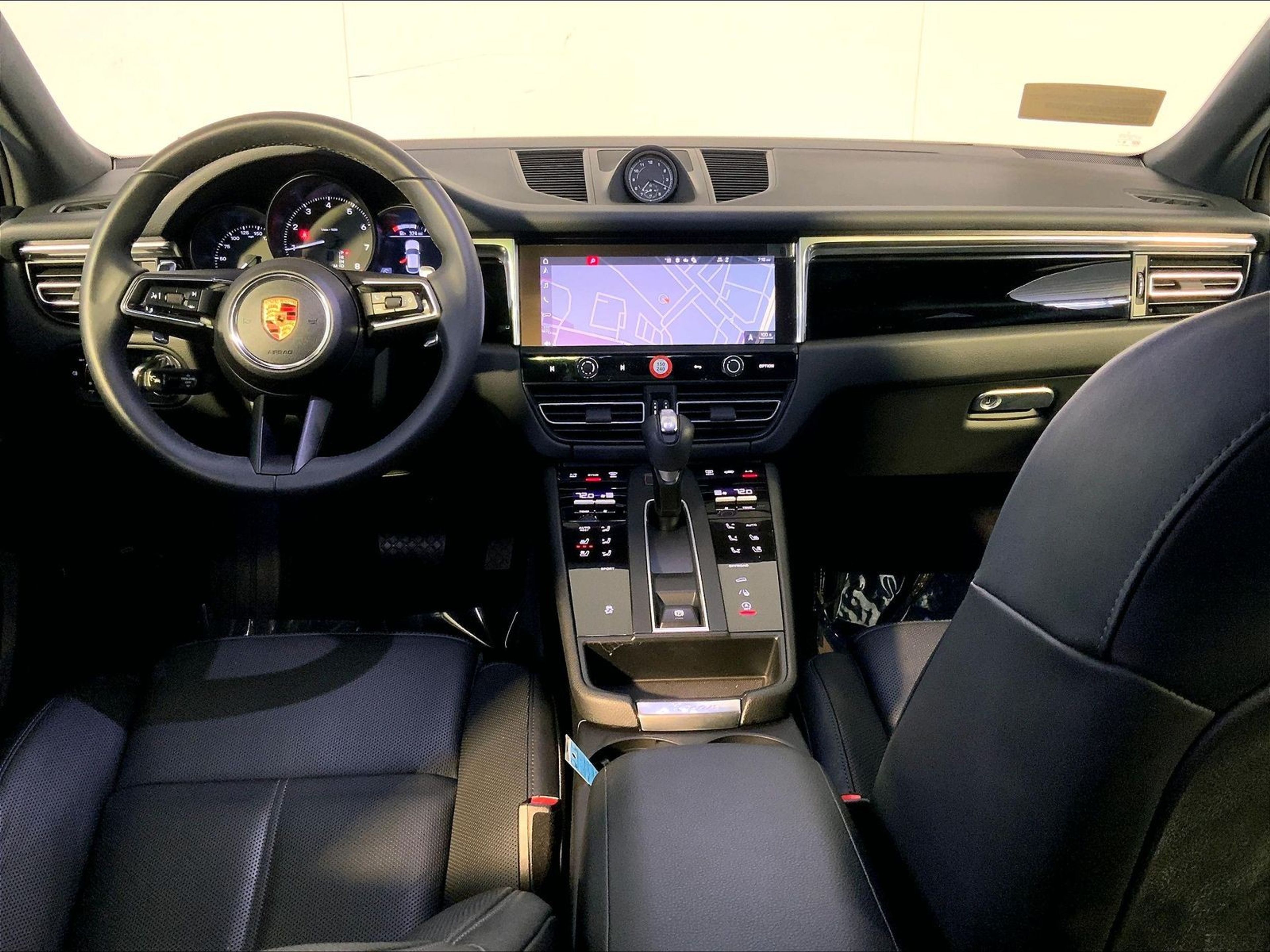 2025 Porsche Macan Base - Photo 14