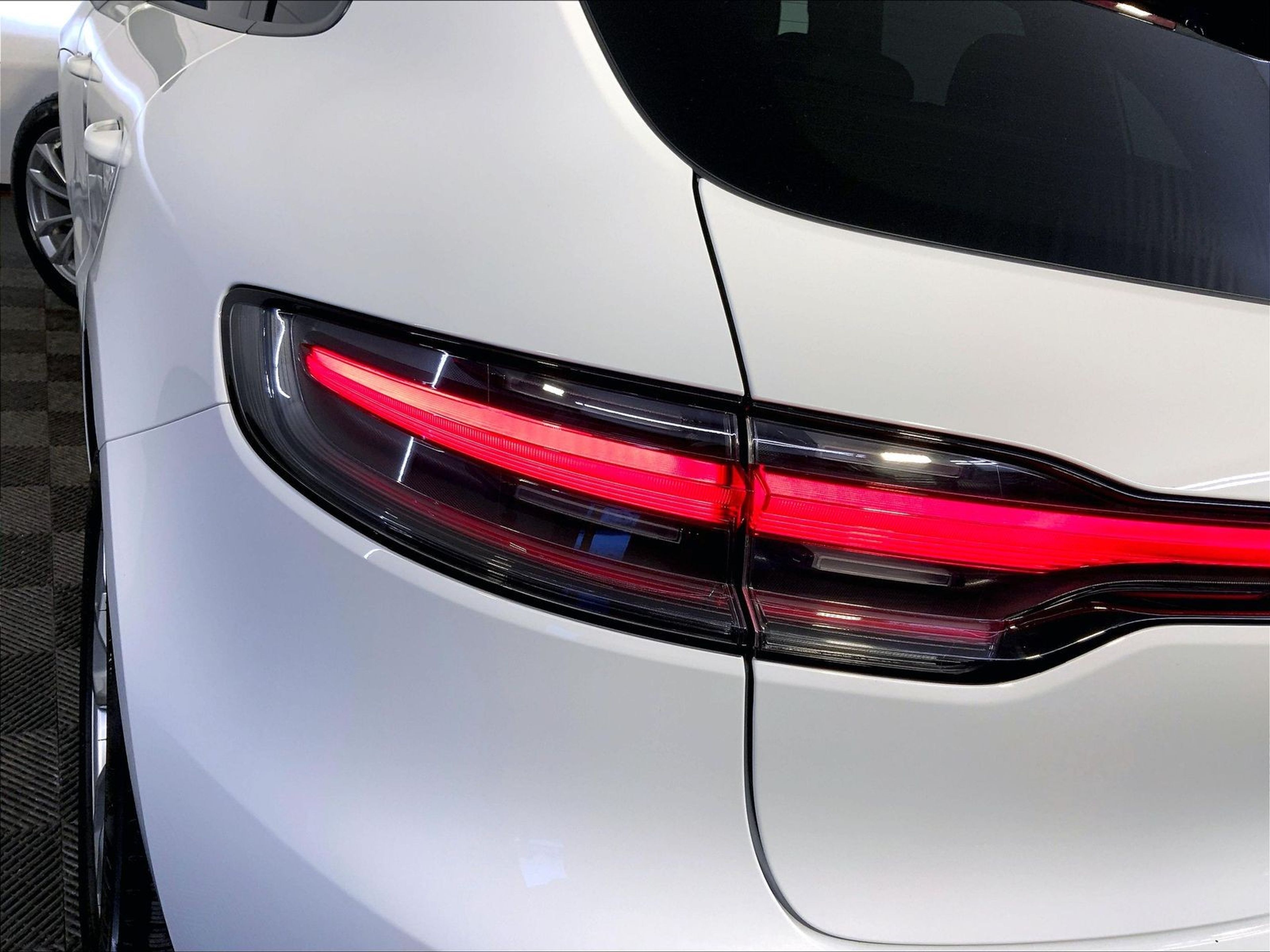 2025 Porsche Macan Base - Photo 30