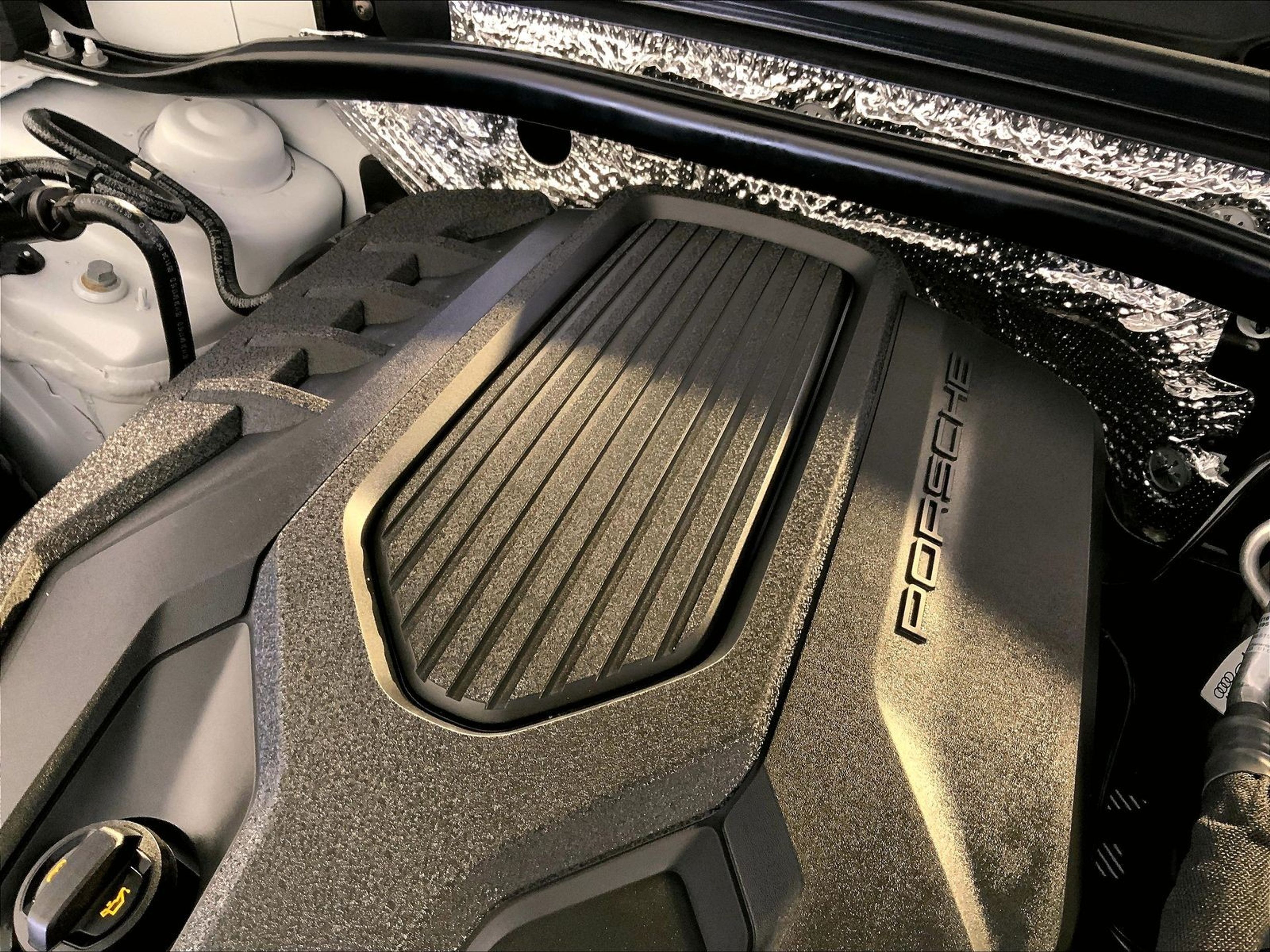 2025 Porsche Macan Base - Photo 33