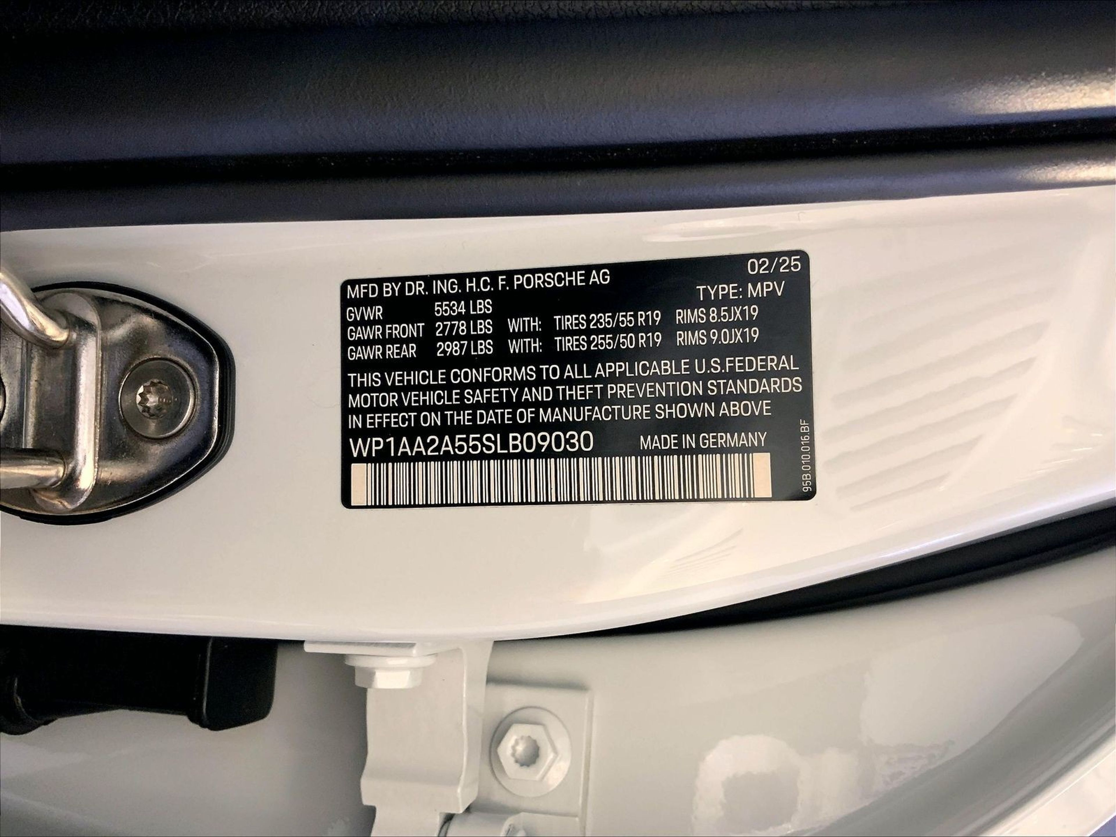 2025 Porsche Macan Base - Photo 36