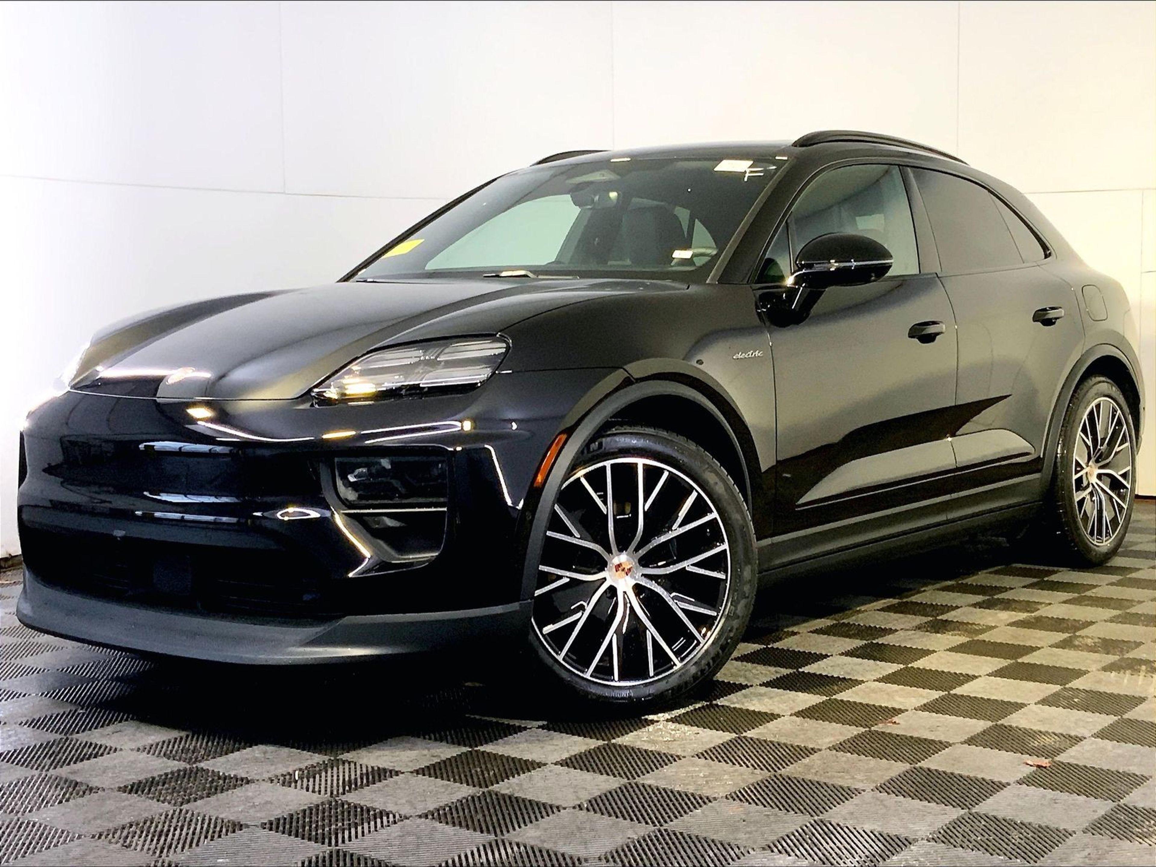 2026 Porsche Macan Base