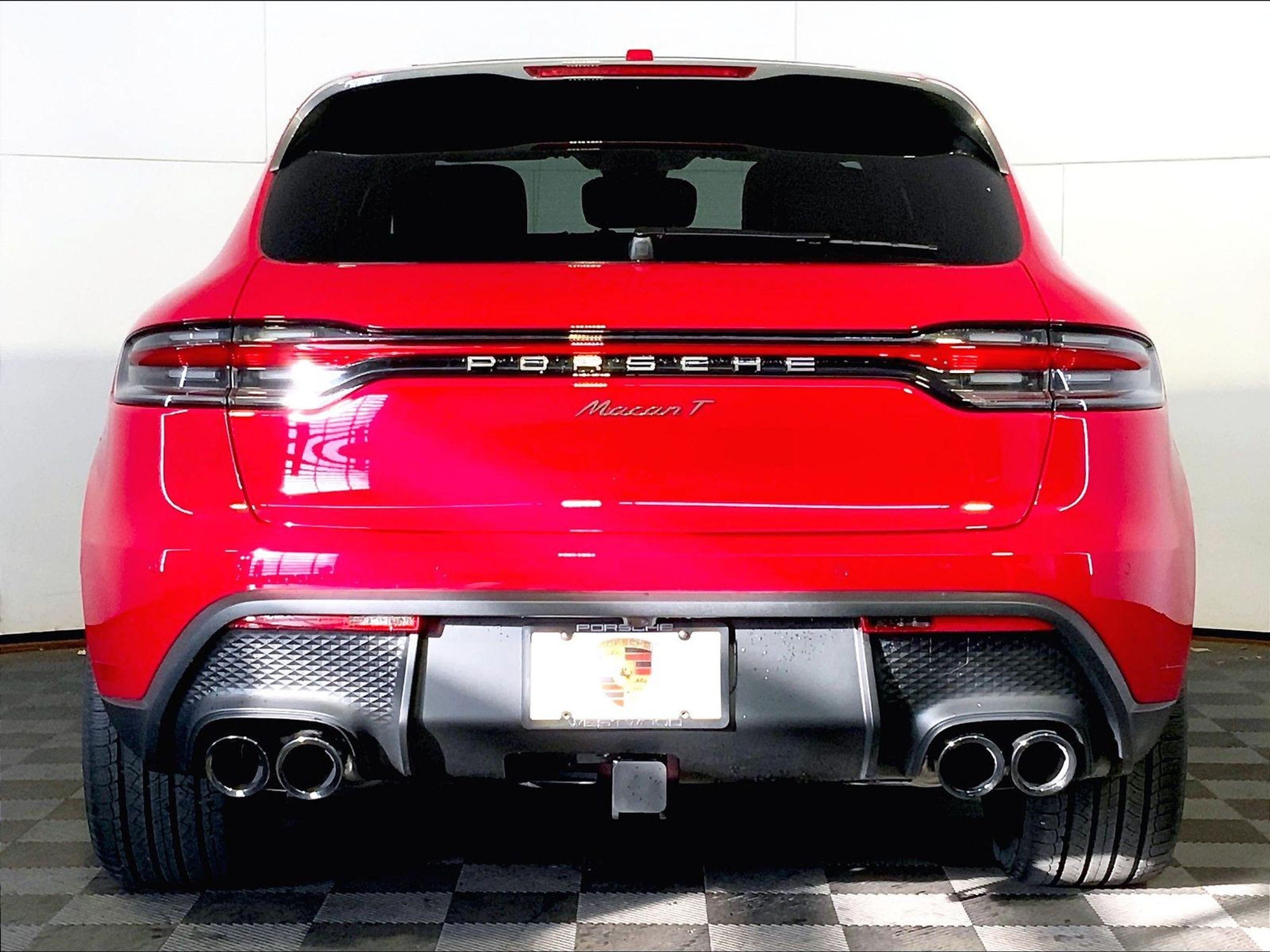 2025 Porsche Macan T - Photo 6