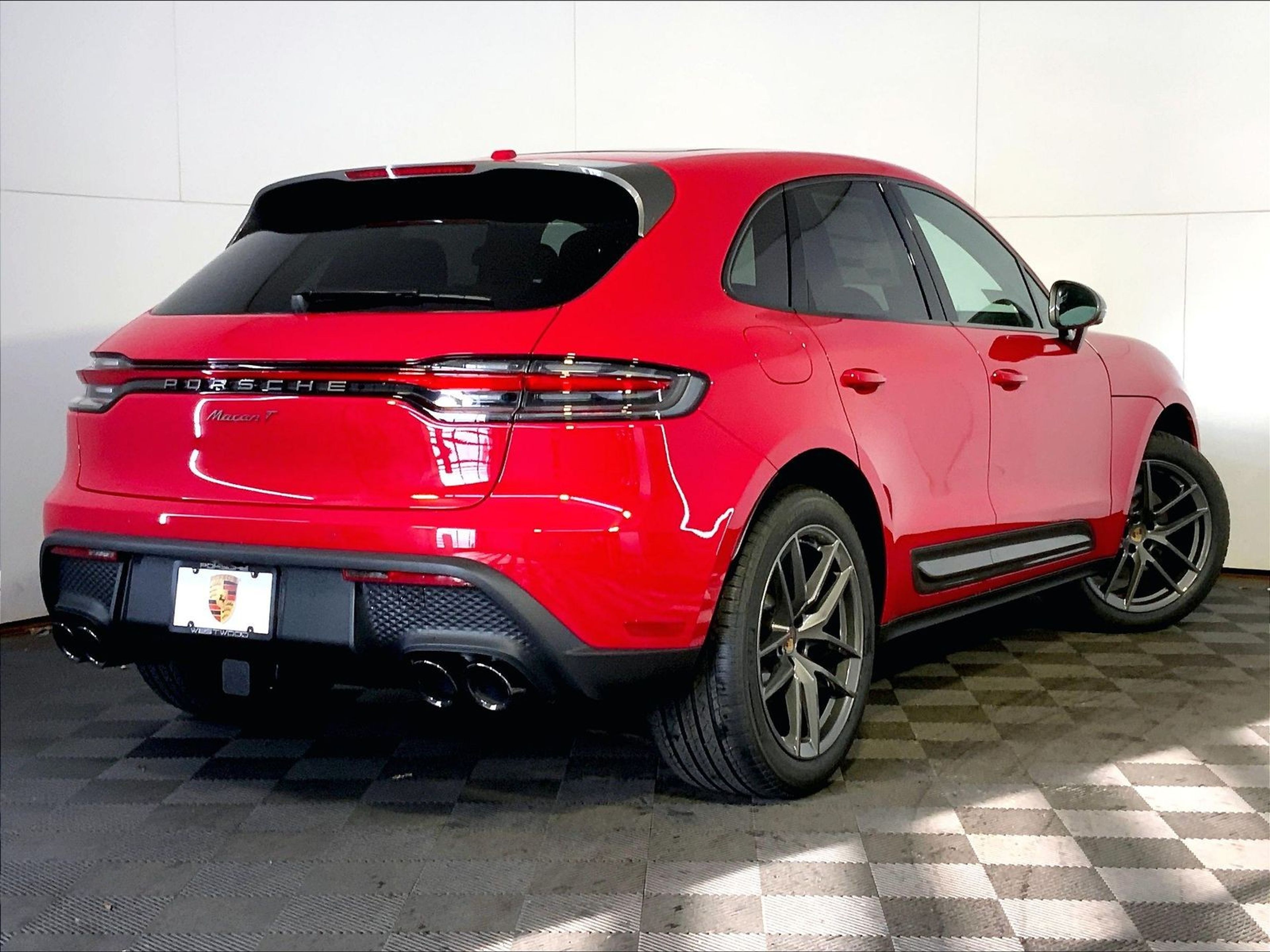 2025 Porsche Macan T - Photo 7