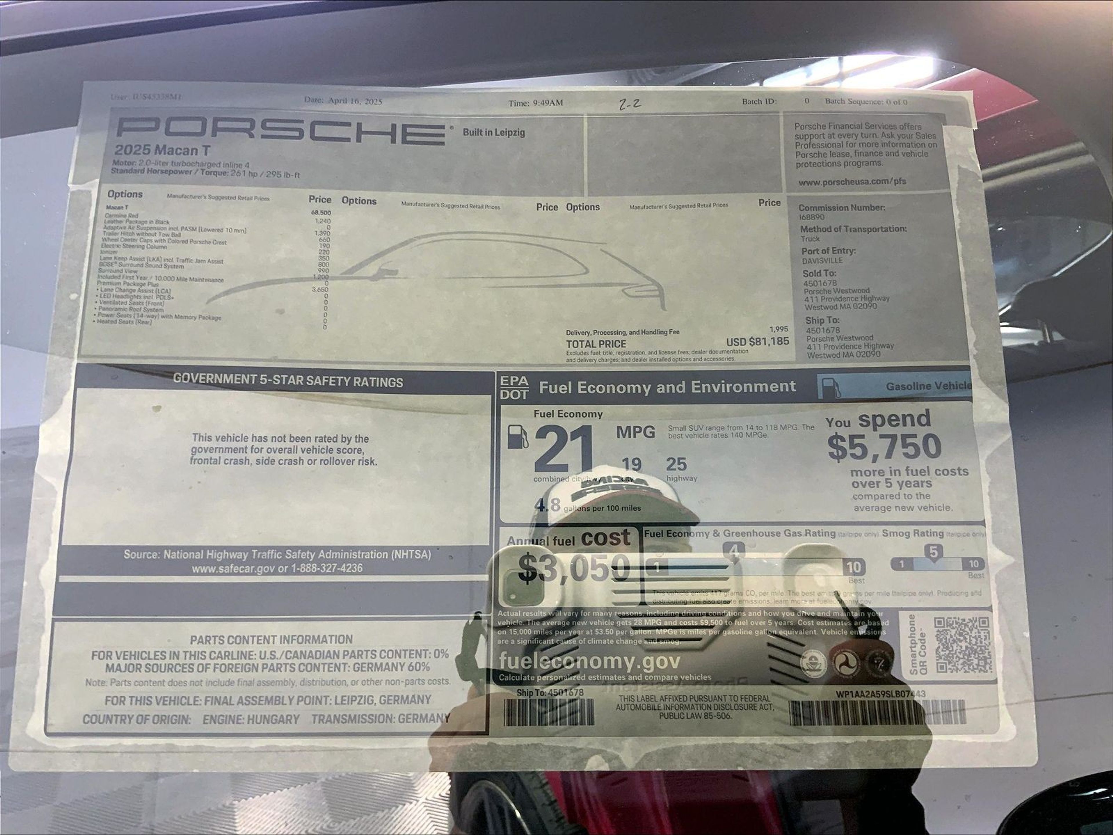 2025 Porsche Macan T - Photo 24