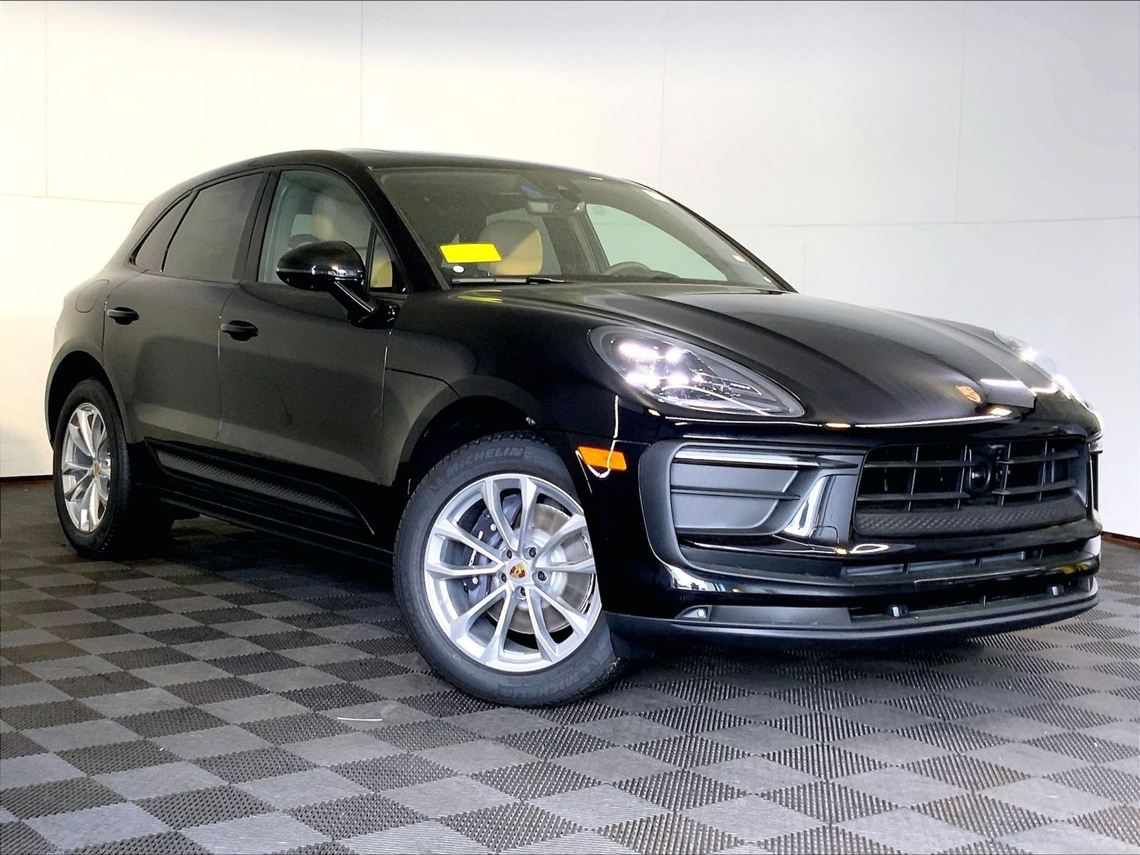 2025 Porsche Macan - Photo 9