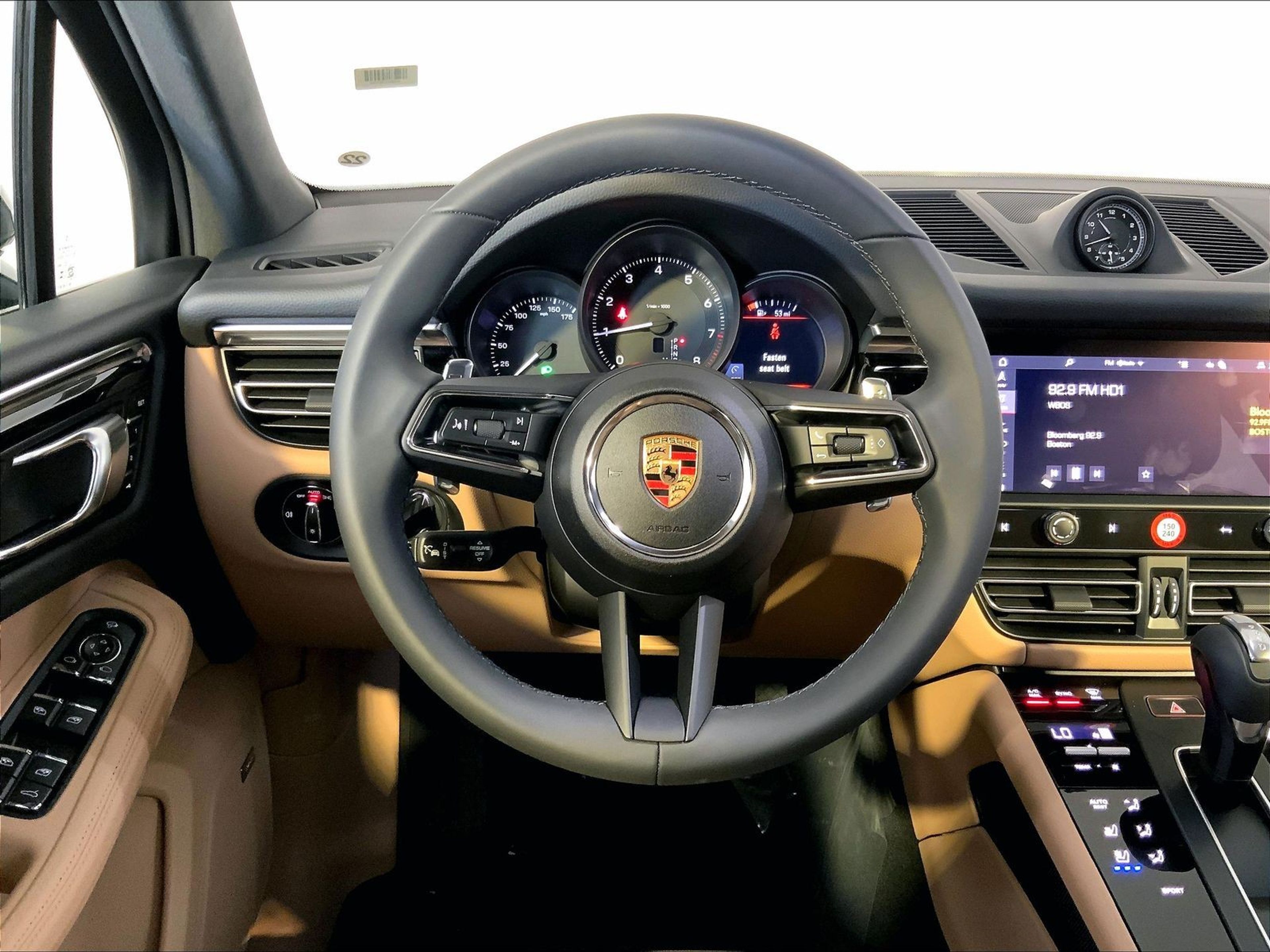 2025 Porsche Macan - Photo 15