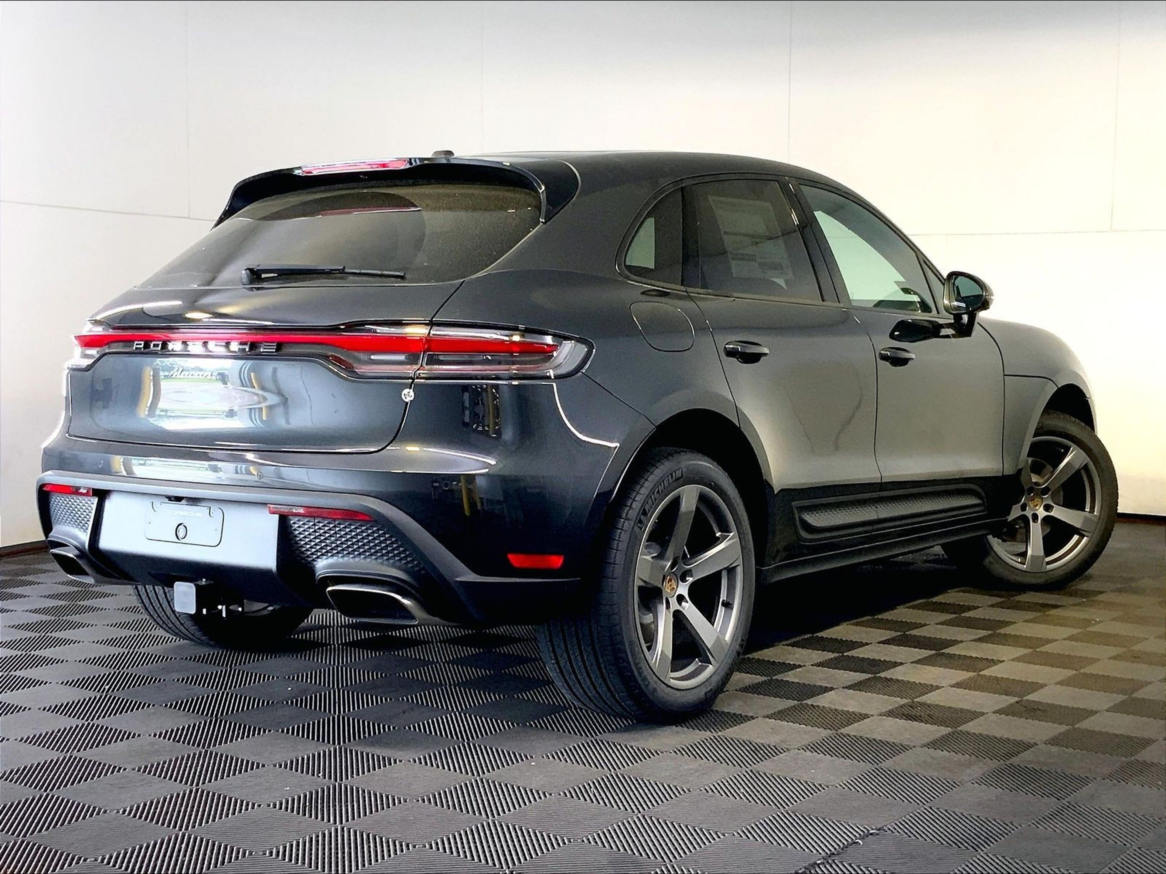 2025 Porsche Macan - Photo 7