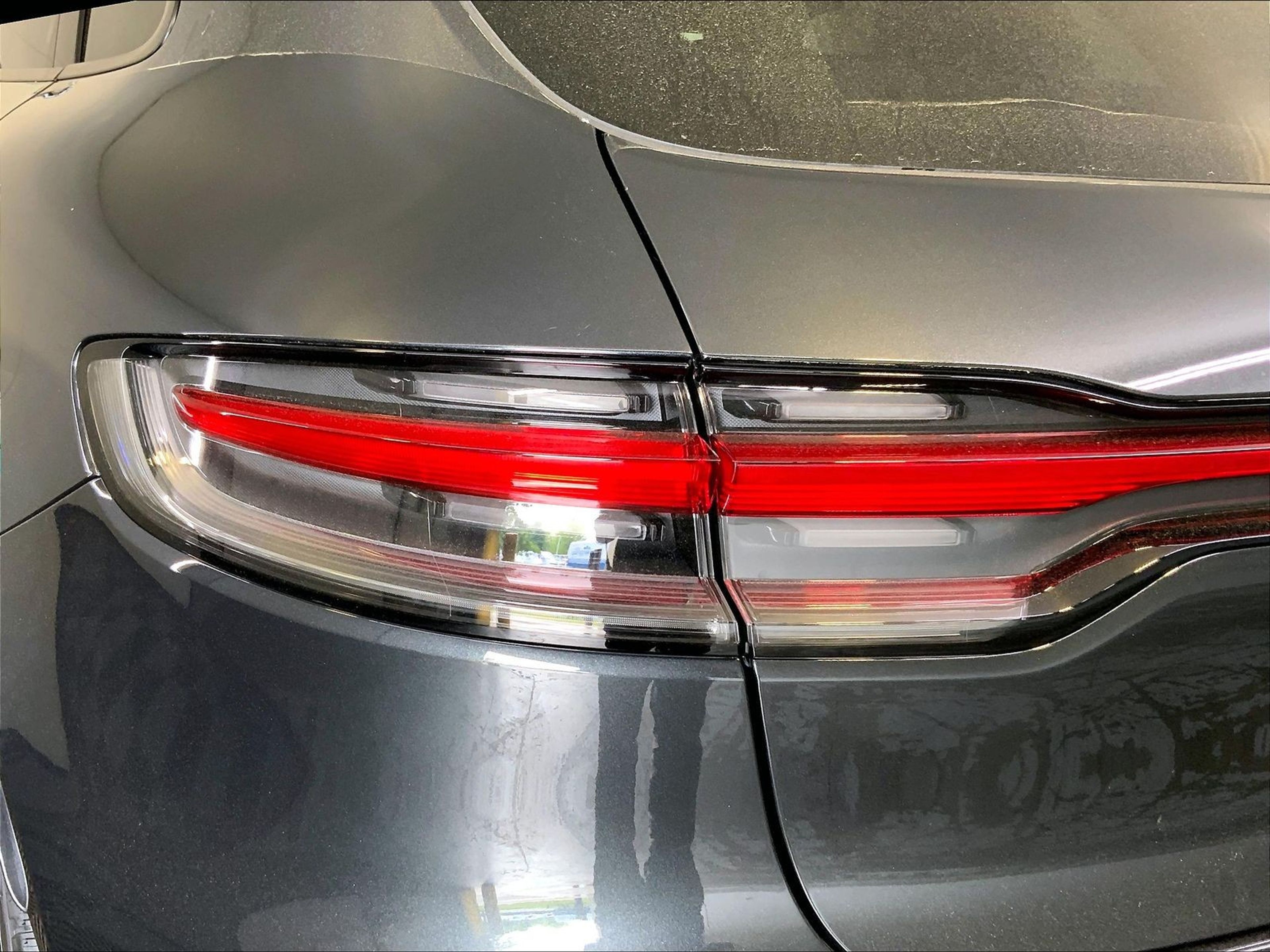 2025 Porsche Macan - Photo 18