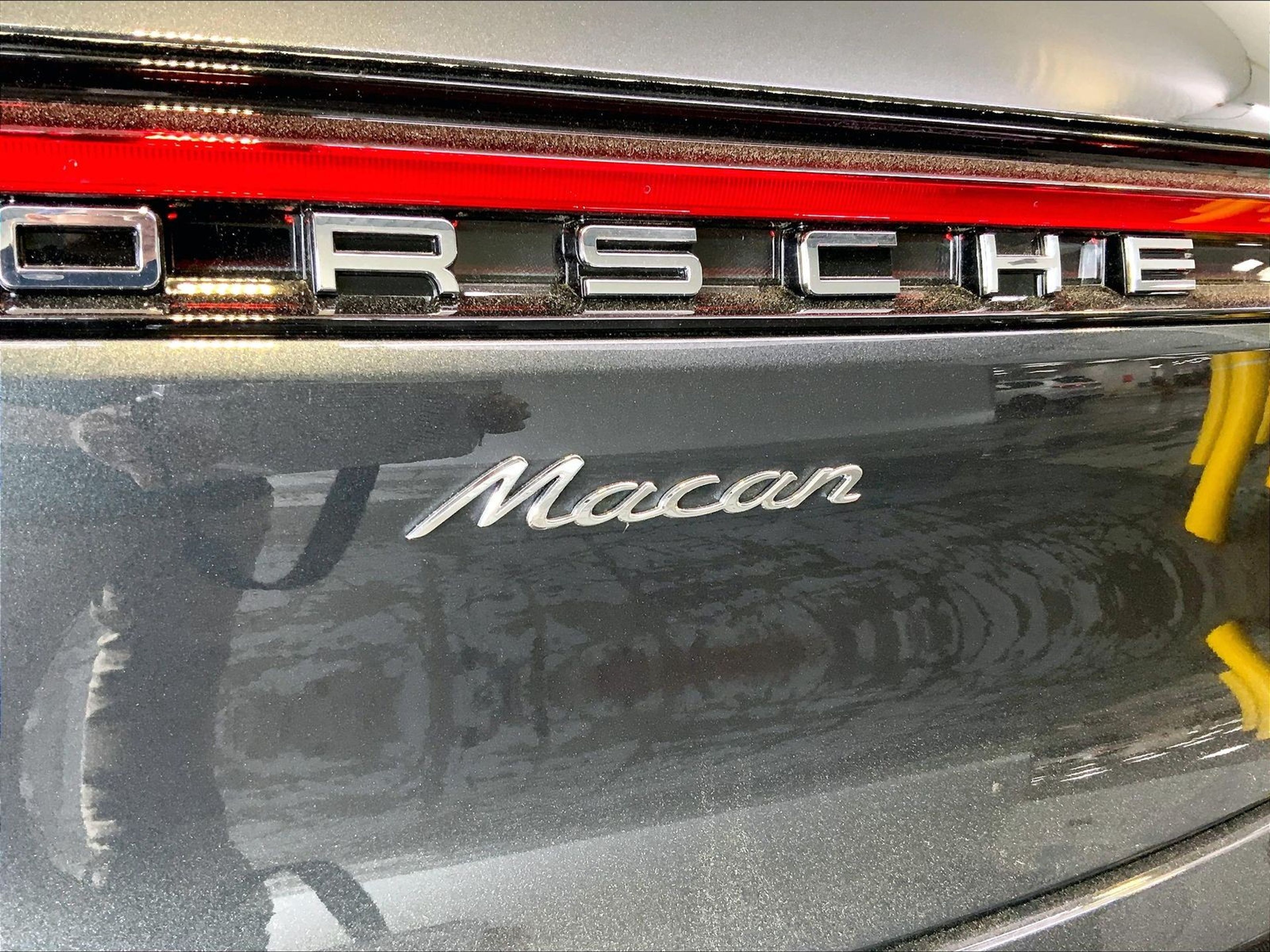 2025 Porsche Macan - Photo 19